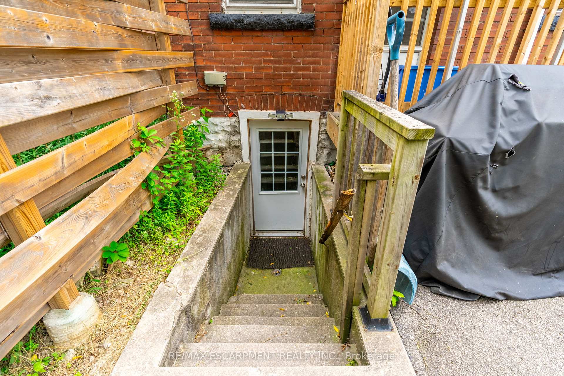 Photo 4 of 537 Ferguson Avenue N, Hamilton, North End — HOMEH