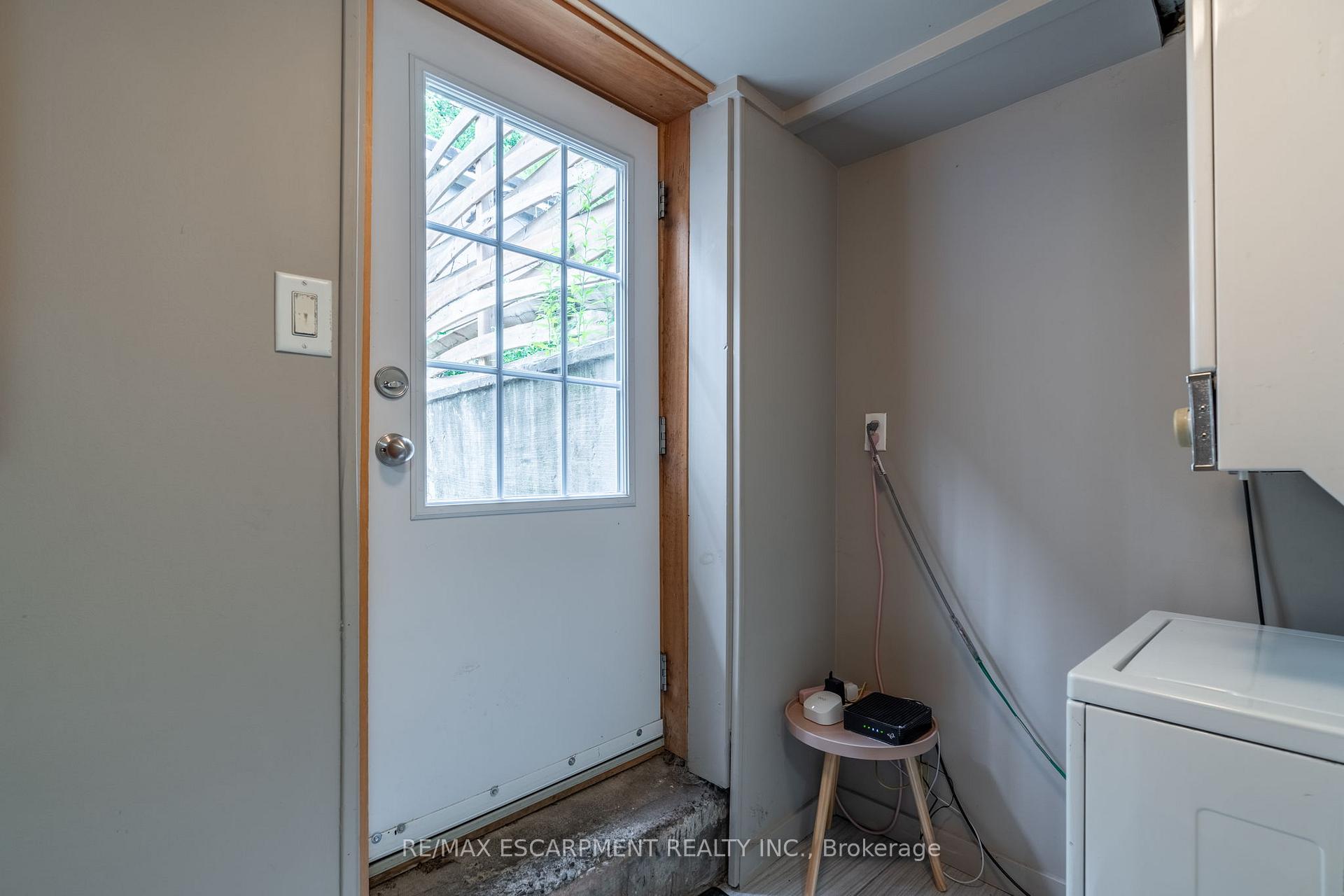 Photo 5 of 537 Ferguson Avenue N, Hamilton, North End — HOMEH