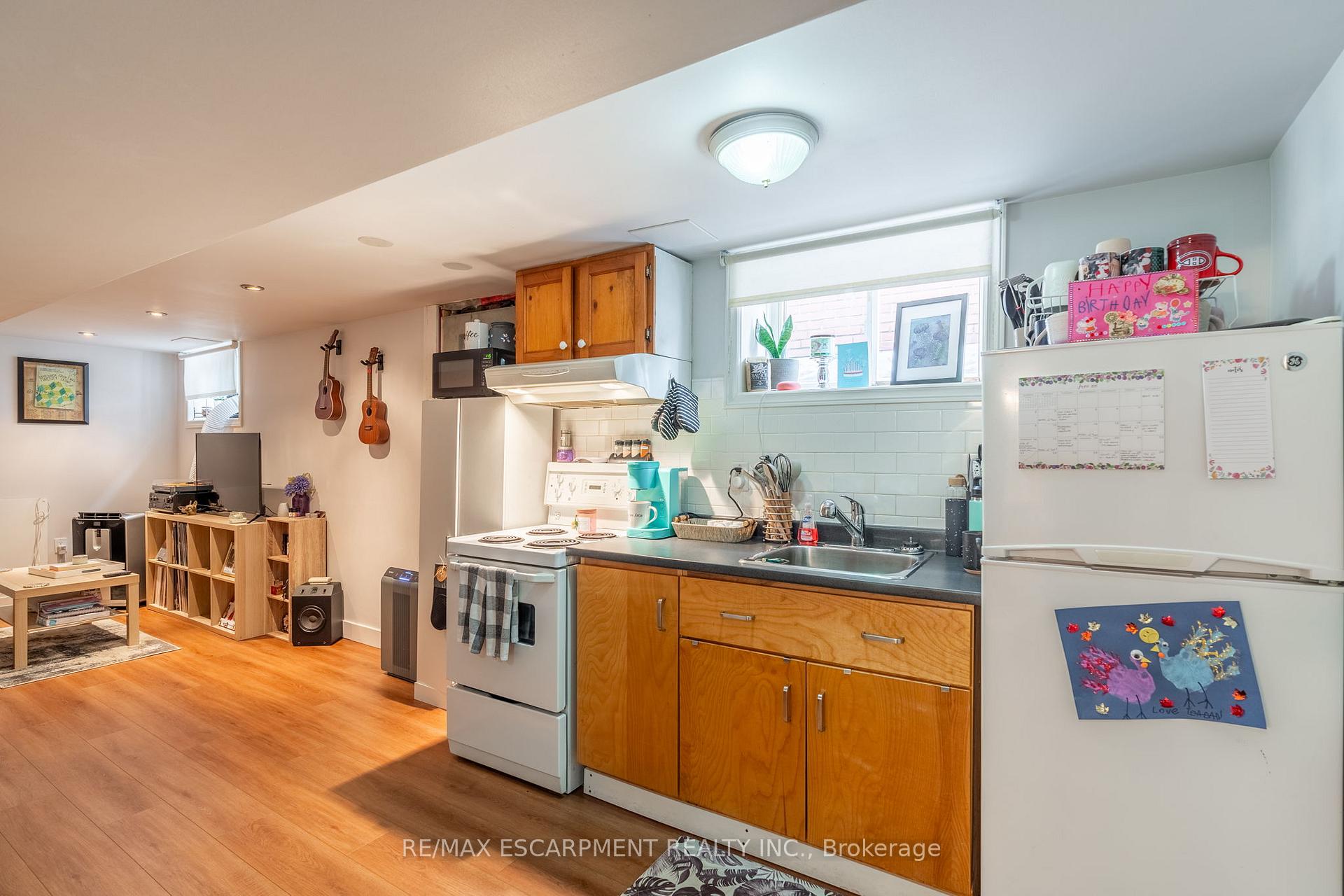 Photo 8 of 537 Ferguson Avenue N, Hamilton, North End — HOMEH