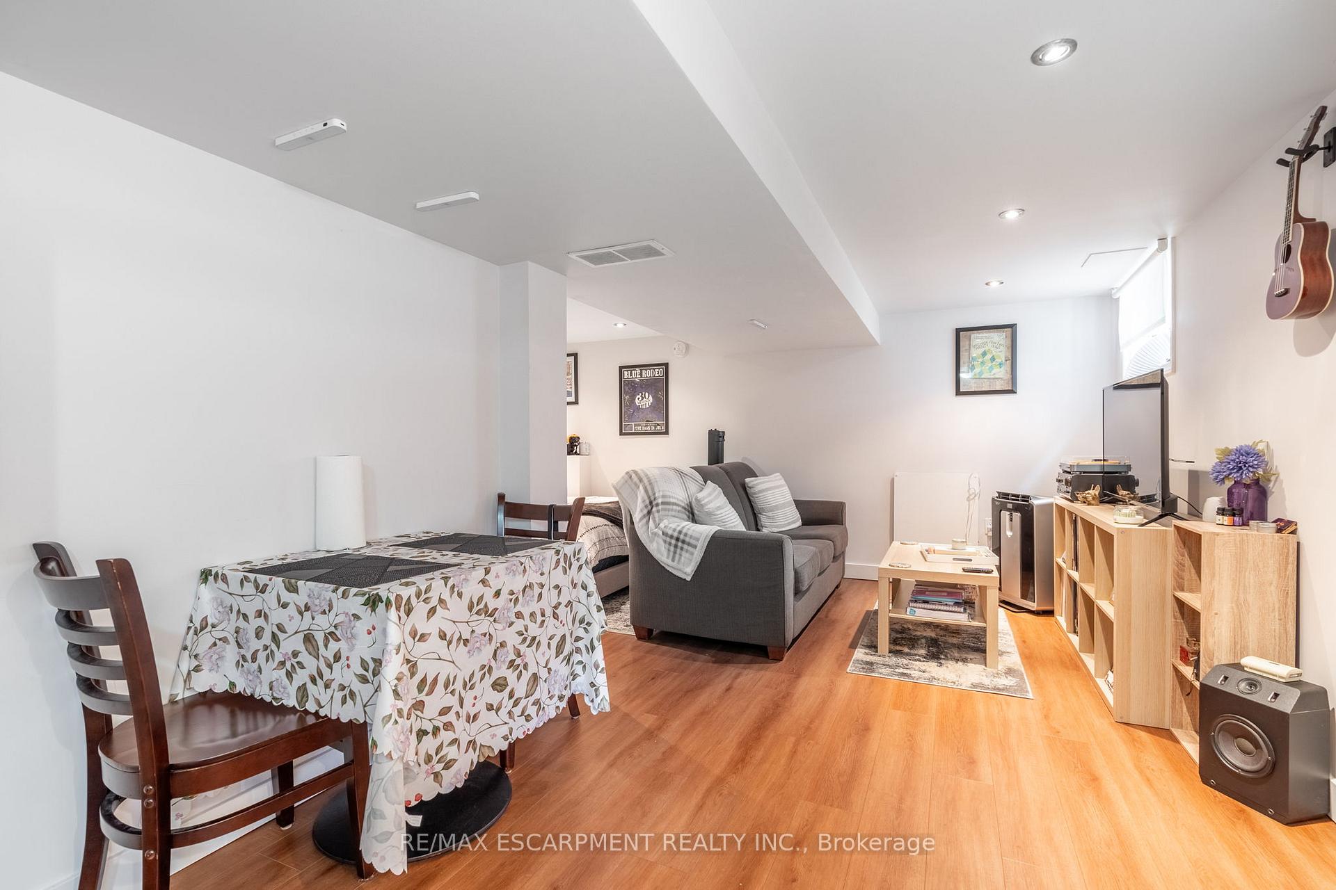 Photo 12 of 537 Ferguson Avenue N, Hamilton, North End — HOMEH