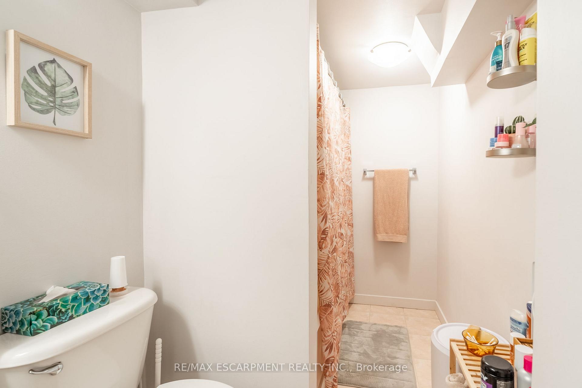 Photo 15 of 537 Ferguson Avenue N, Hamilton, North End — HOMEH