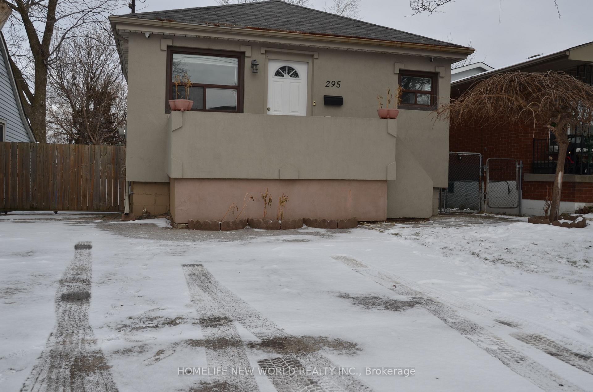 Front of 295 Fennell Avenue E