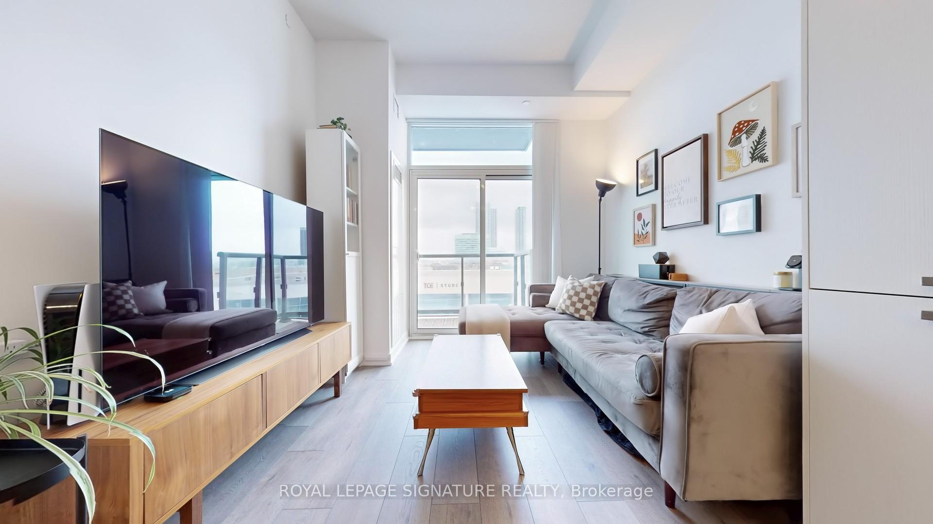 Photo 2 of Unit 522, 38 Honeycrisp Crescent, Vaughan, Vaughan Corporate Centre — HOMEH