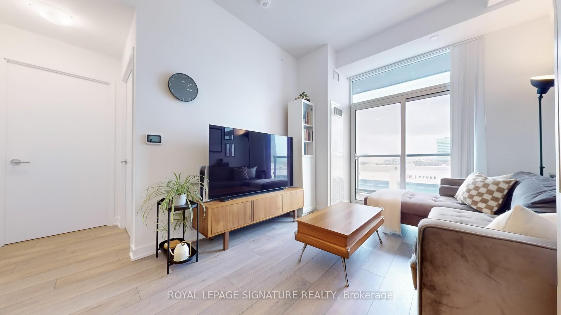 Photo 3 of Unit 522, 38 Honeycrisp Crescent, Vaughan, Vaughan Corporate Centre — HOMEH