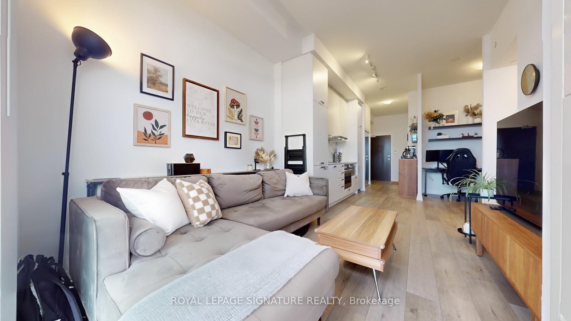 Photo 4 of Unit 522, 38 Honeycrisp Crescent, Vaughan, Vaughan Corporate Centre — HOMEH