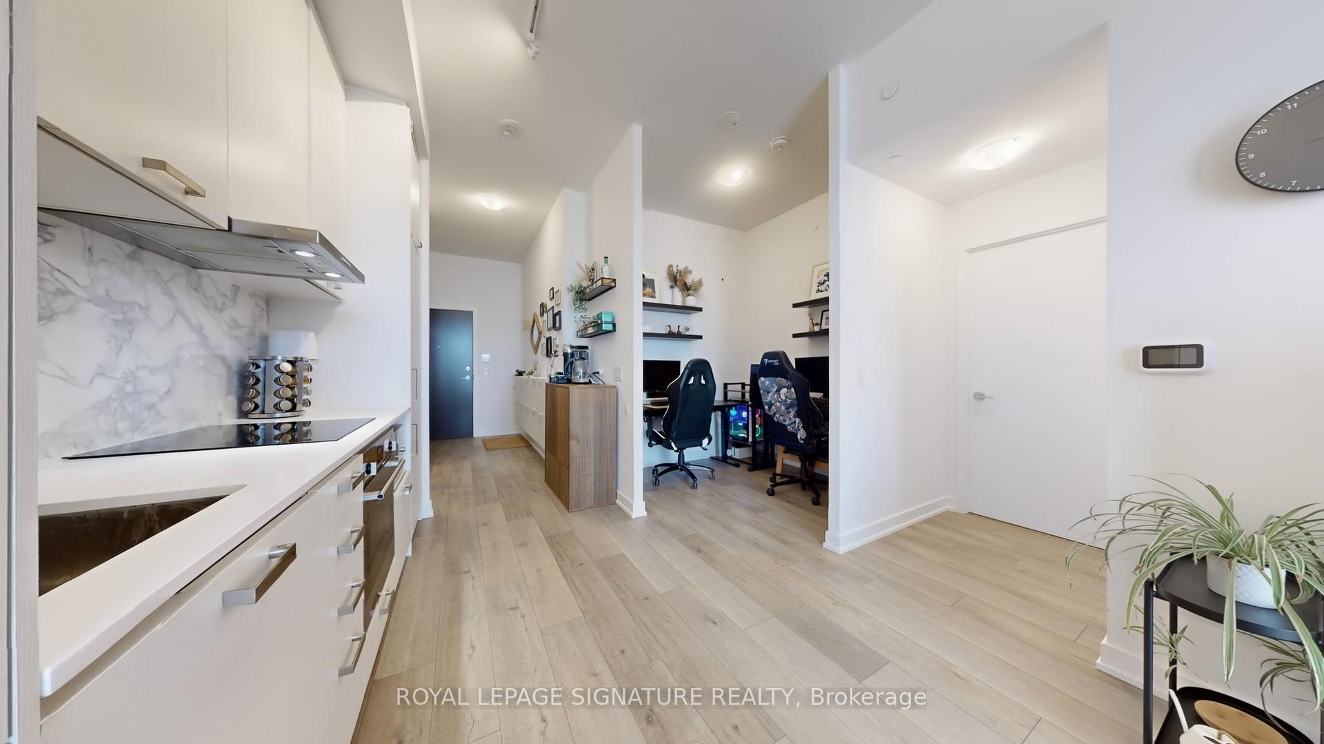 Photo 7 of Unit 522, 38 Honeycrisp Crescent, Vaughan, Vaughan Corporate Centre — HOMEH