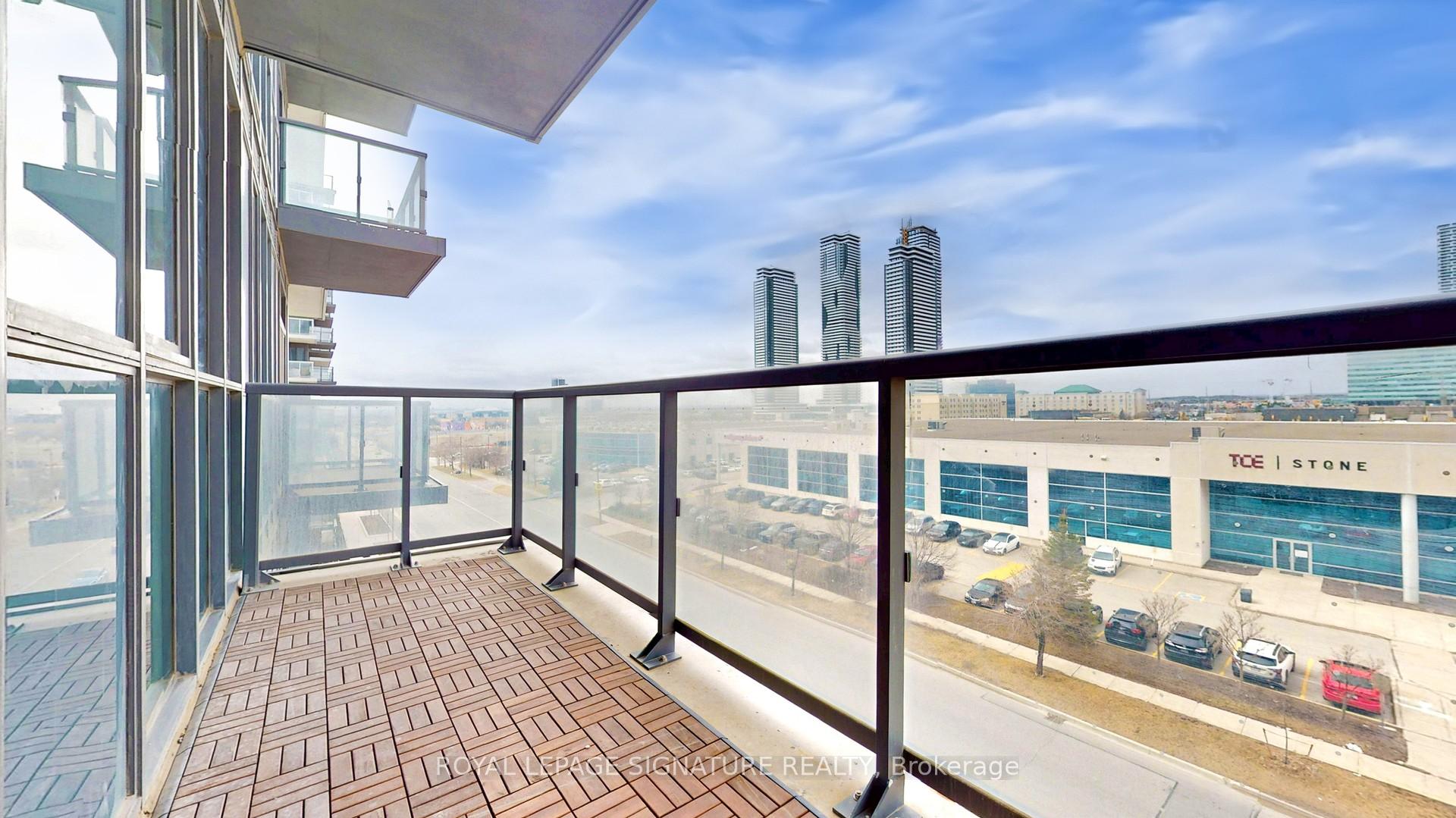 Photo 11 of Unit 522, 38 Honeycrisp Crescent, Vaughan, Vaughan Corporate Centre — HOMEH