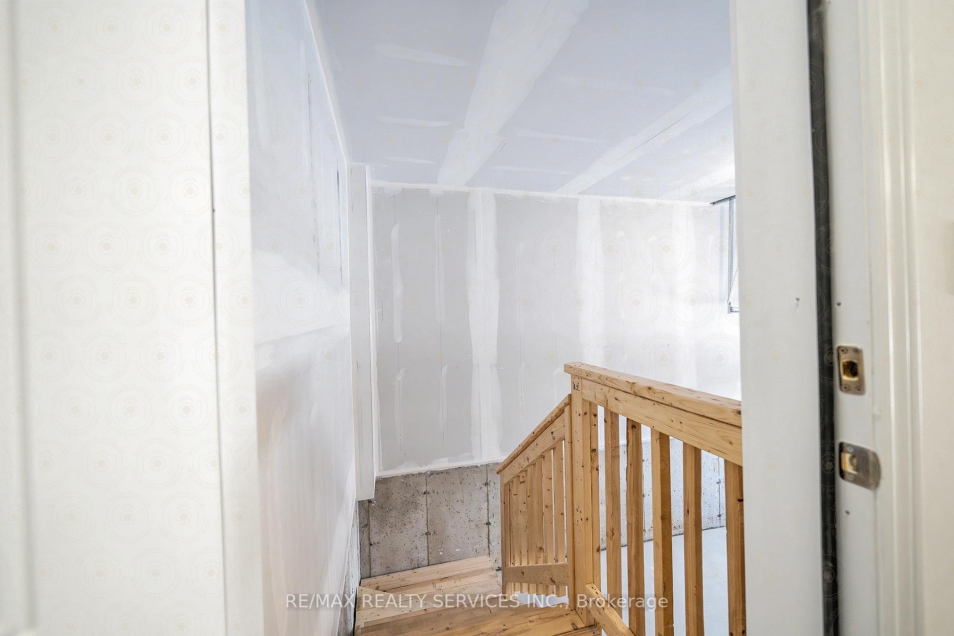 Photo 32 of 116 Robin Trail, Scugog, Port Perry — HOMEH