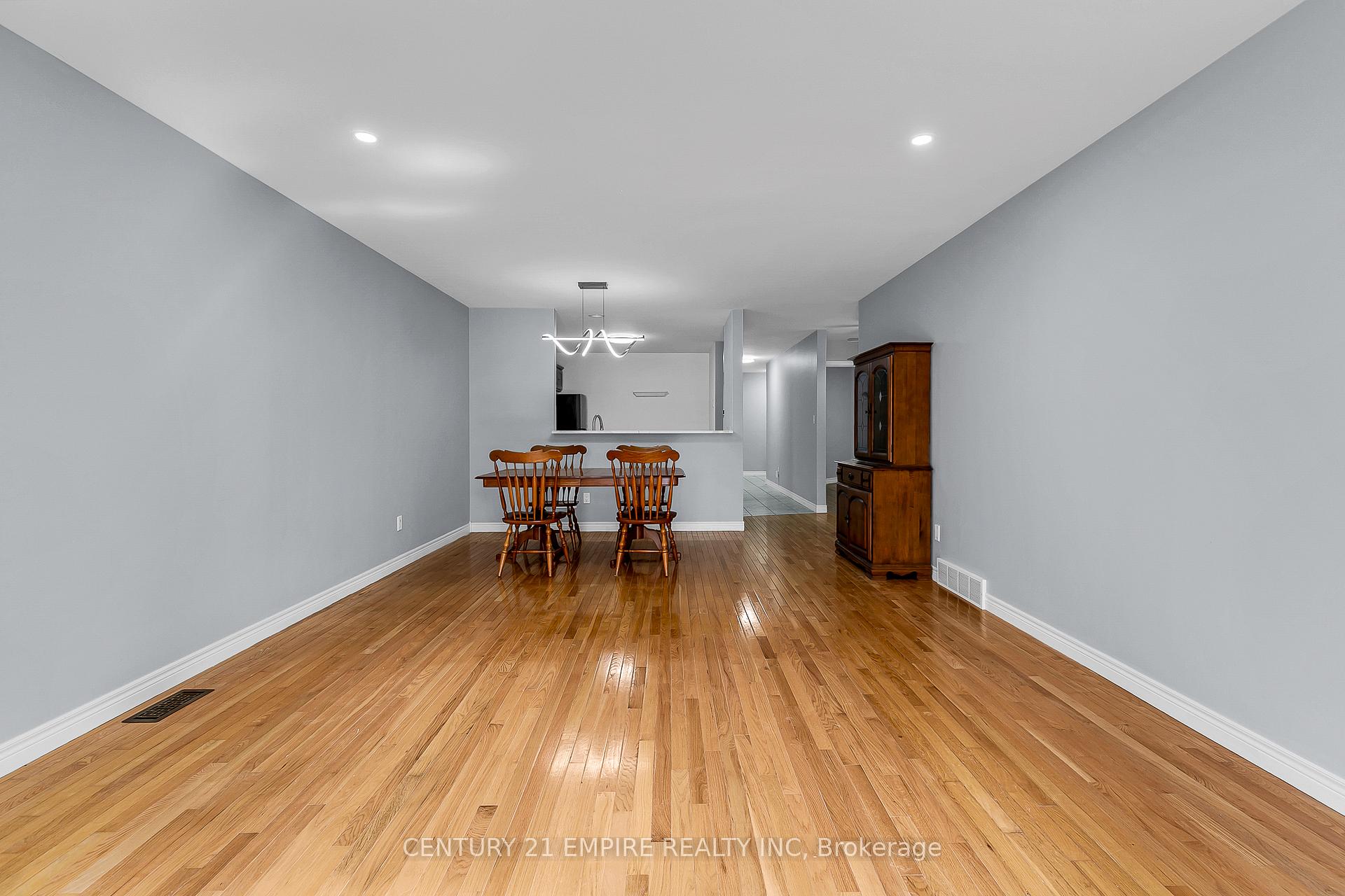 Photo 10 of Unit 3, 387 Jason Court, Tecumseh — HOMEH