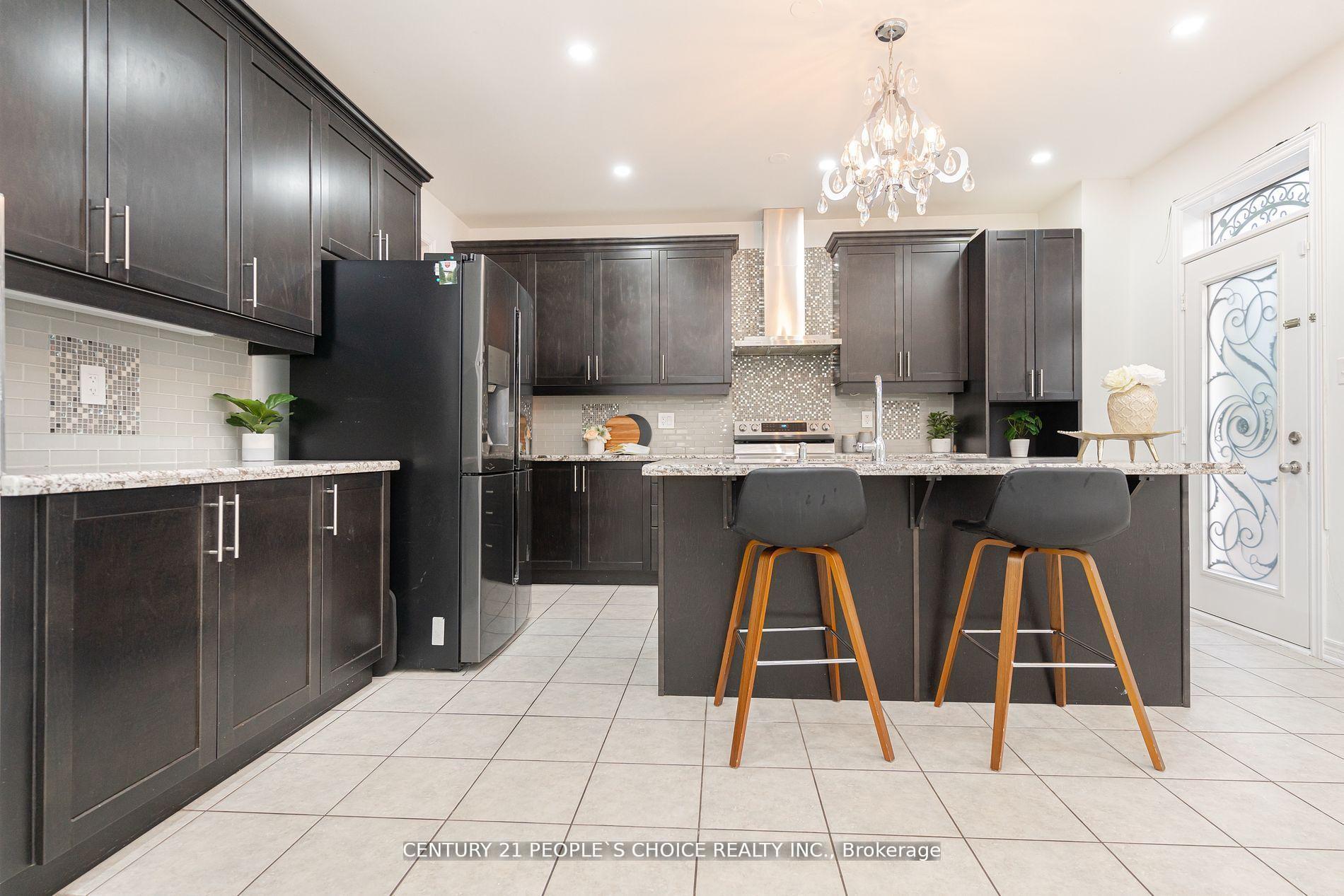 Photo 7 of 203 Allegro Drive, Brampton, Credit Valley — HOMEH