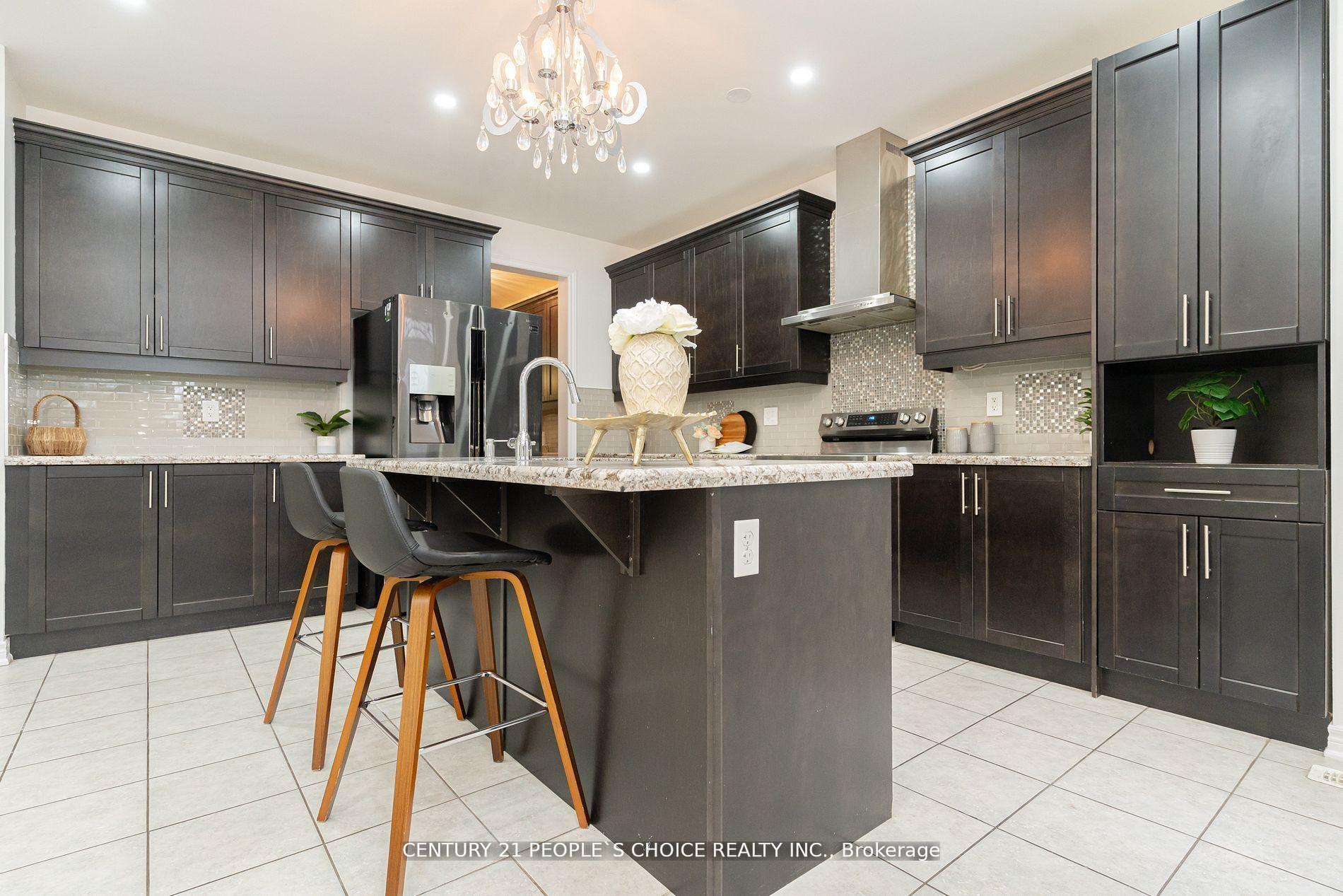 Photo 8 of 203 Allegro Drive, Brampton, Credit Valley — HOMEH