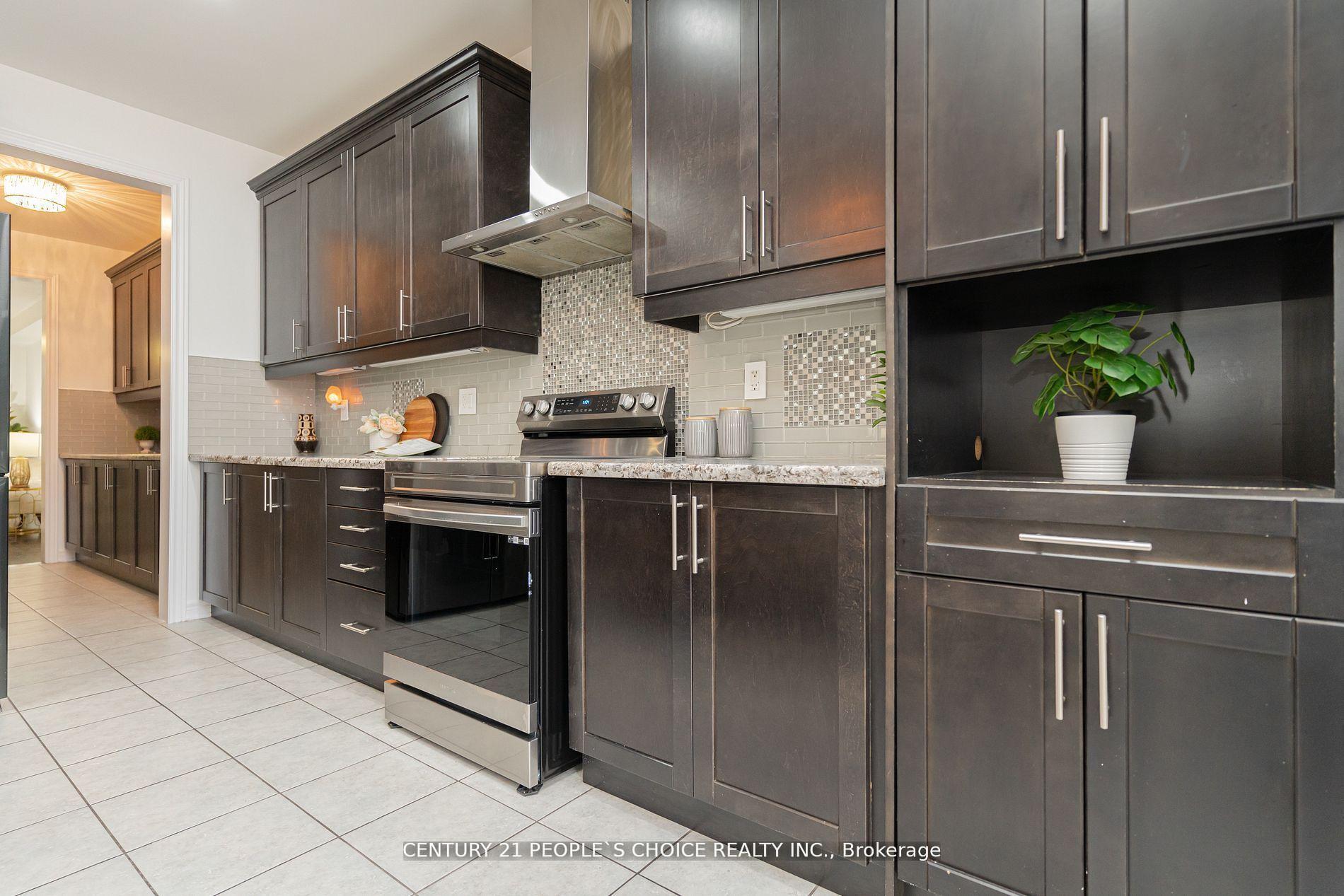 Photo 10 of 203 Allegro Drive, Brampton, Credit Valley — HOMEH