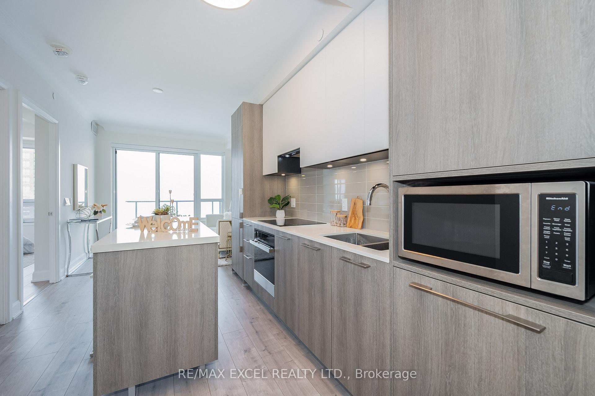 Photo 4 of Unit 2011, 8 Water Walk Drive, Markham, Unionville — HOMEH
