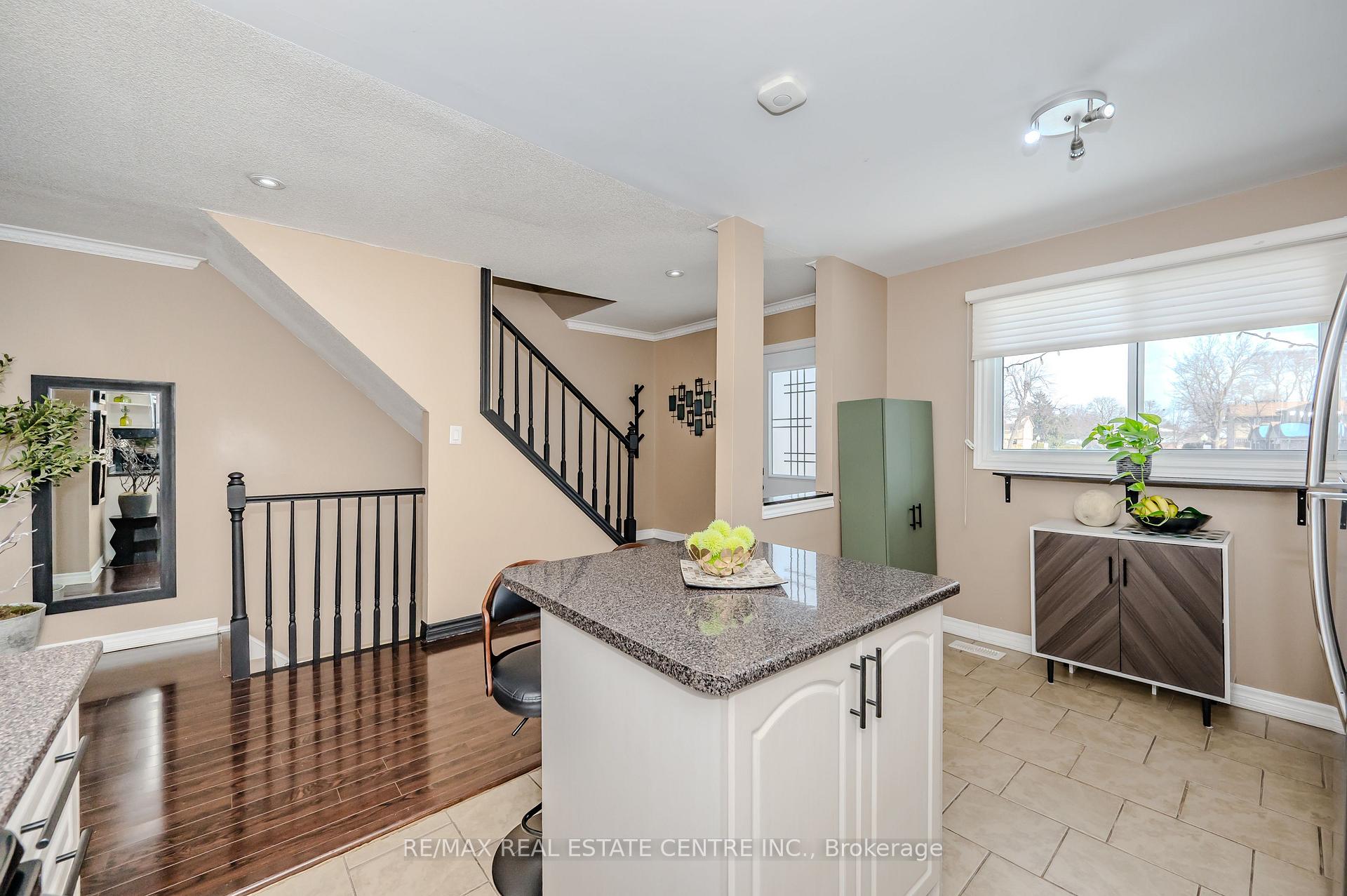 Photo 7 of Unit 51, 81 Hansen Road N, Brampton, Madoc — HOMEH