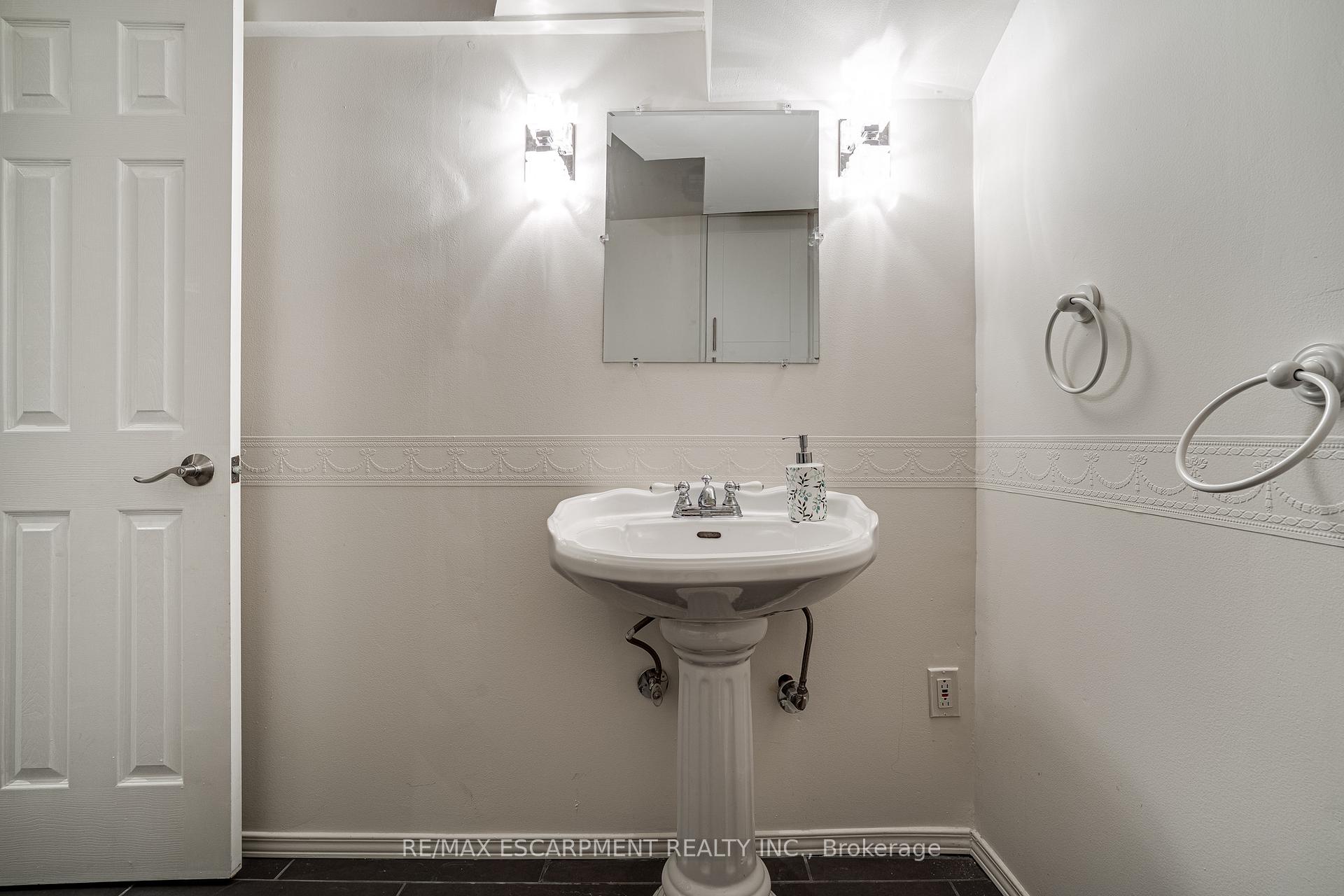 Photo 92 of 379 Devonshire Terrace, Hamilton, Ancaster — HOMEH