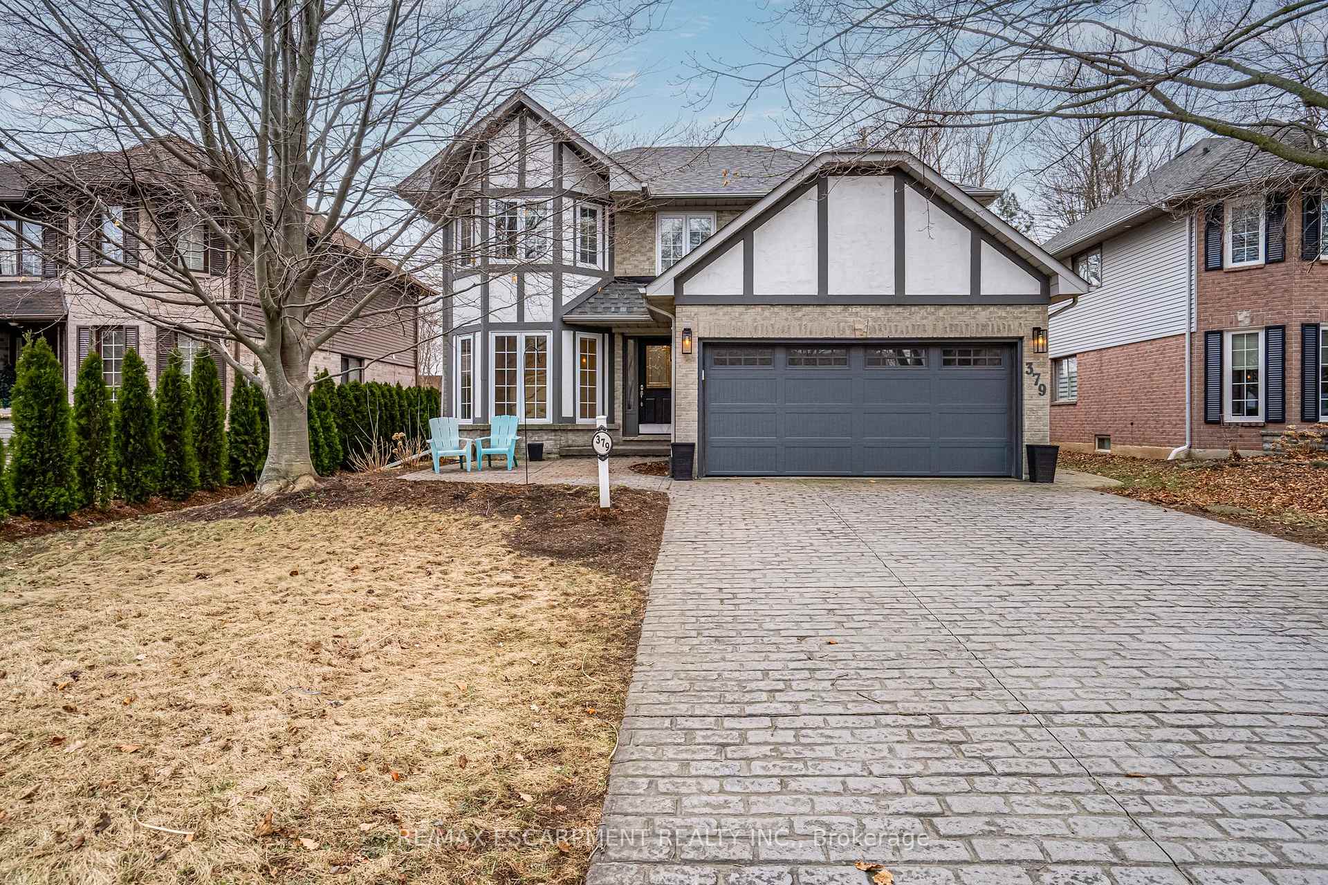 Photo 2 of 379 Devonshire Terrace, Hamilton, Ancaster — HOMEH