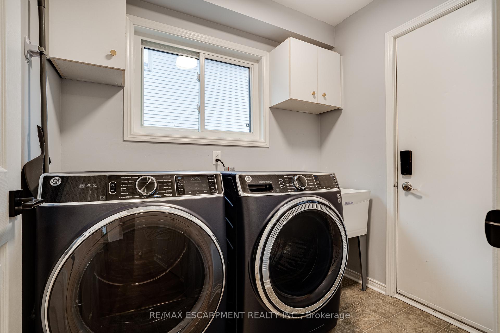 Photo 31 of 379 Devonshire Terrace, Hamilton, Ancaster — HOMEH