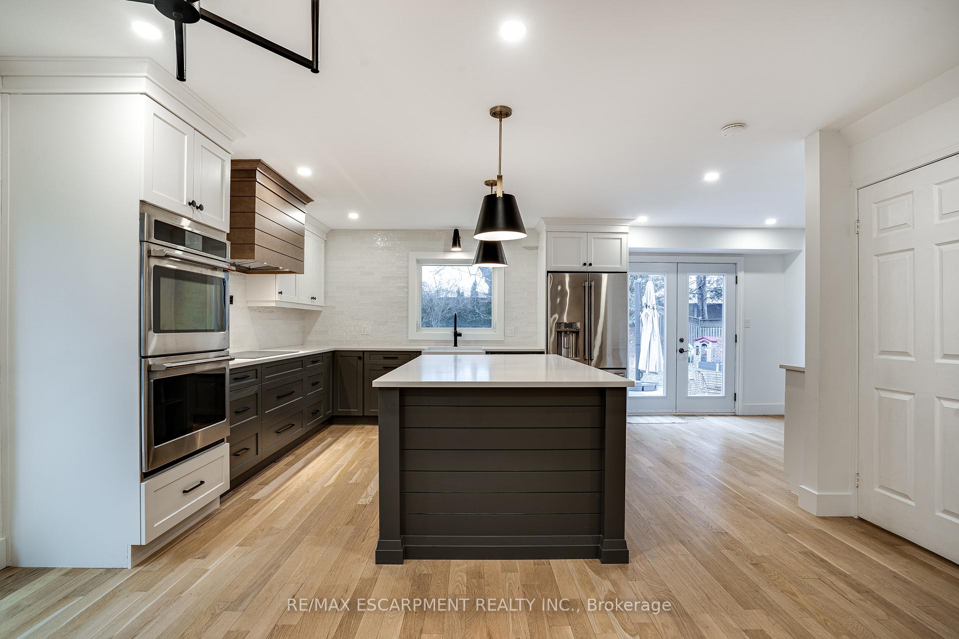 Photo 39 of 379 Devonshire Terrace, Hamilton, Ancaster — HOMEH