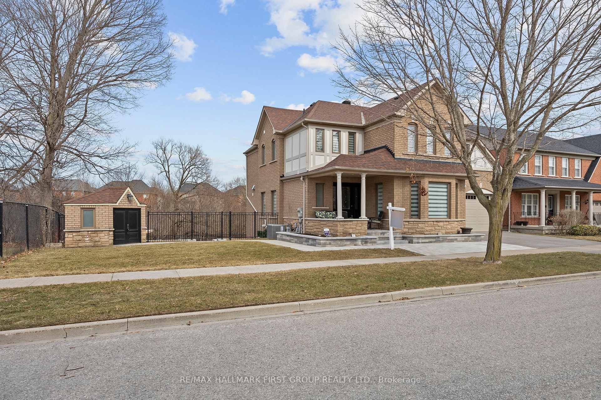 Photo 3 of 24 Goodhart Crescent, Ajax, Northwest Ajax — HOMEH