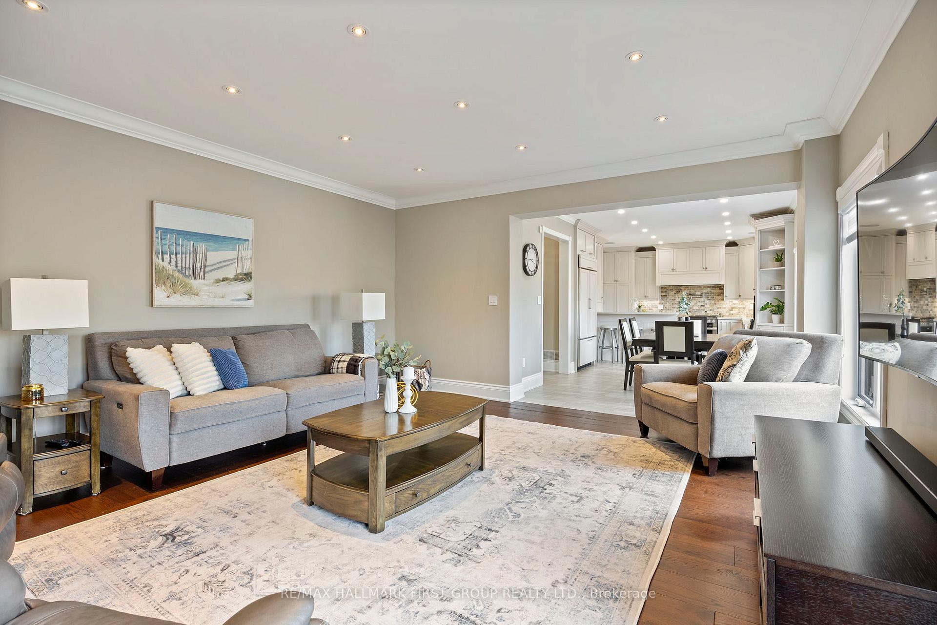 Photo 15 of 24 Goodhart Crescent, Ajax, Northwest Ajax — HOMEH