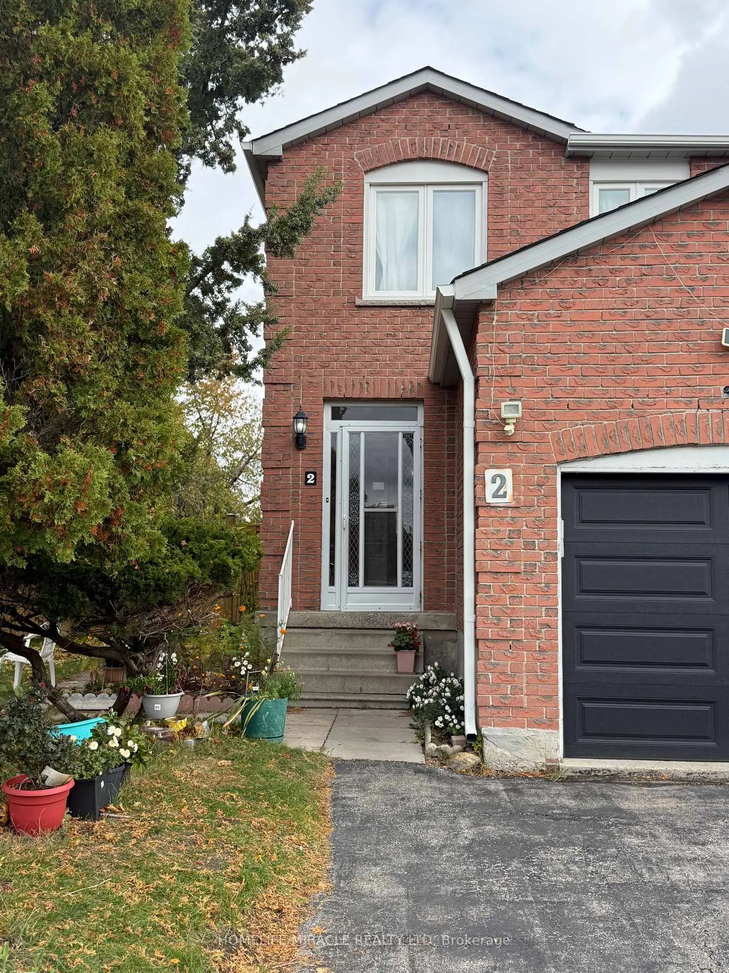 Photo 5 of 2 Ketchum Crescent, Markham, Middlefield — HOMEH