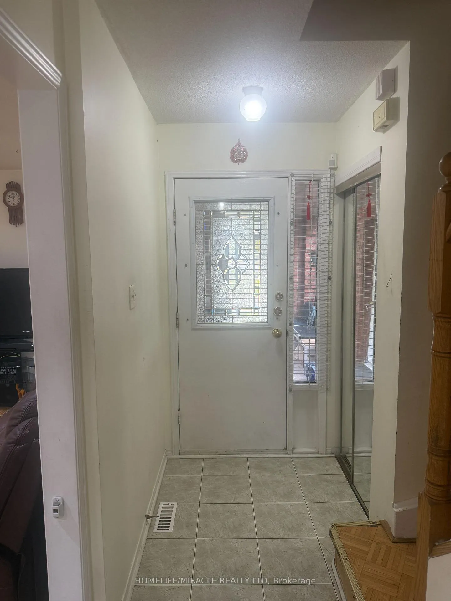 Photo 8 of 2 Ketchum Crescent, Markham, Middlefield — HOMEH