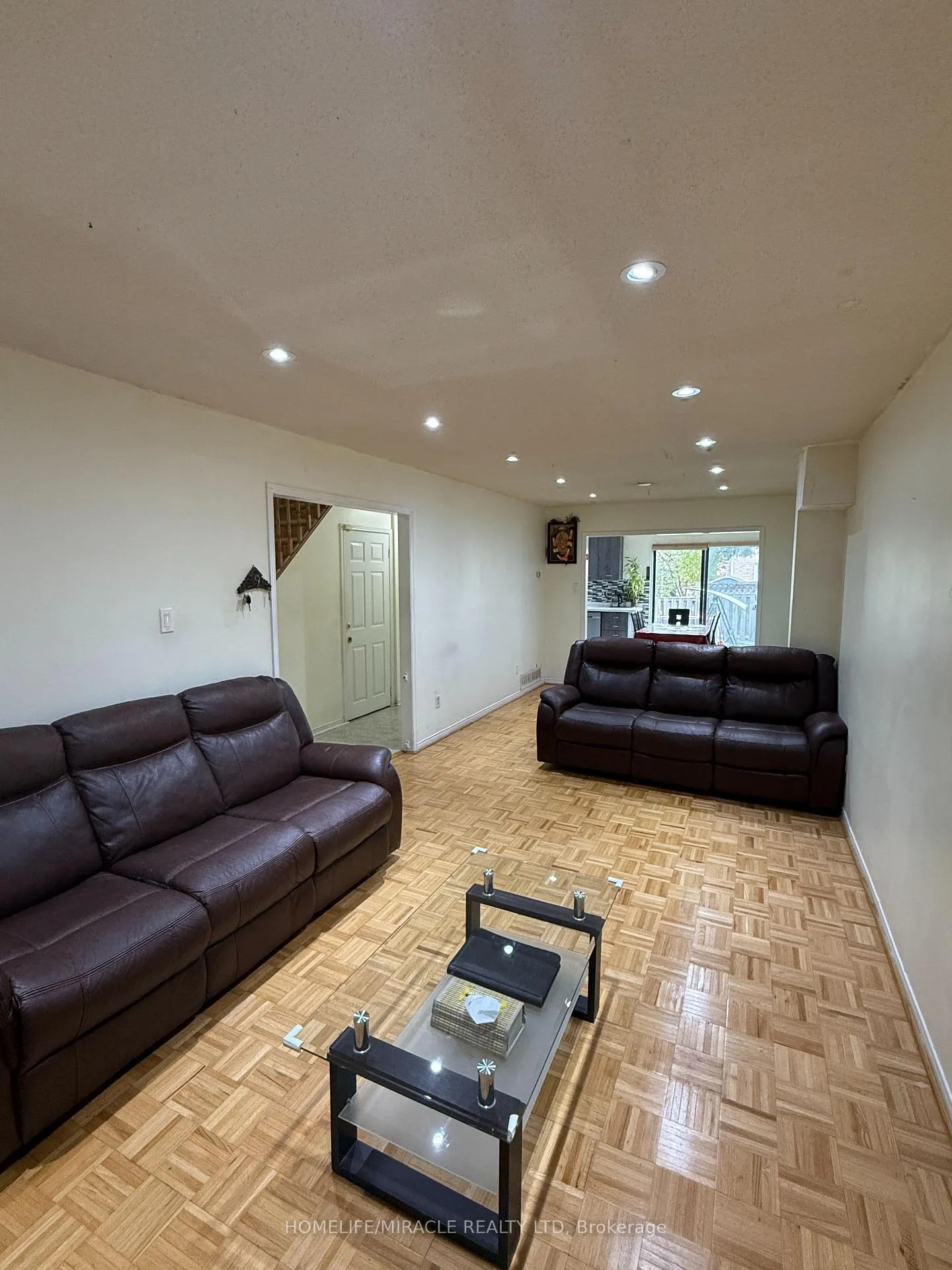 Photo 9 of 2 Ketchum Crescent, Markham, Middlefield — HOMEH