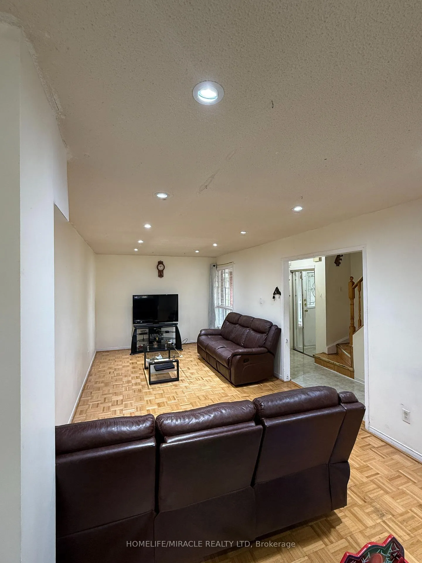 Photo 11 of 2 Ketchum Crescent, Markham, Middlefield — HOMEH