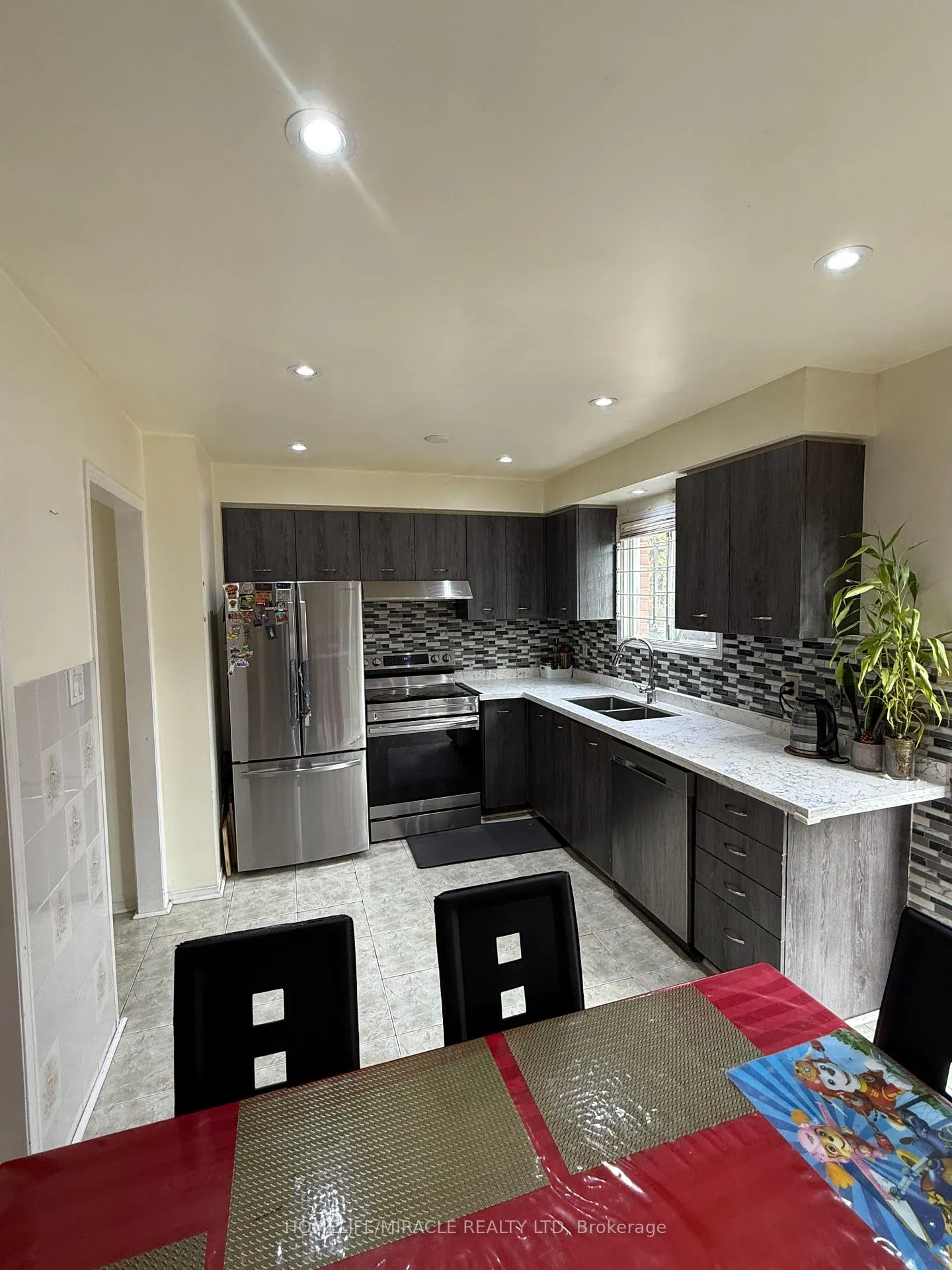 Photo 12 of 2 Ketchum Crescent, Markham, Middlefield — HOMEH