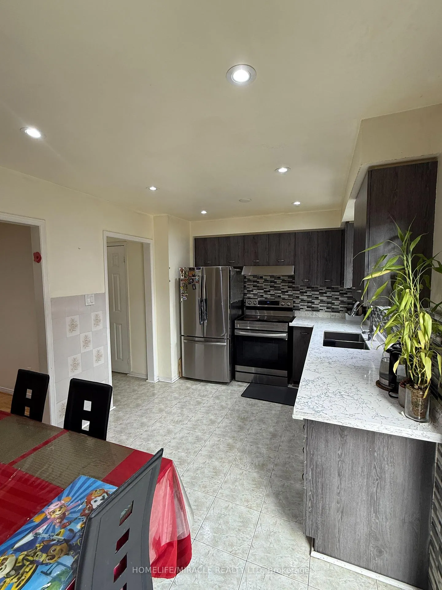 Photo 13 of 2 Ketchum Crescent, Markham, Middlefield — HOMEH