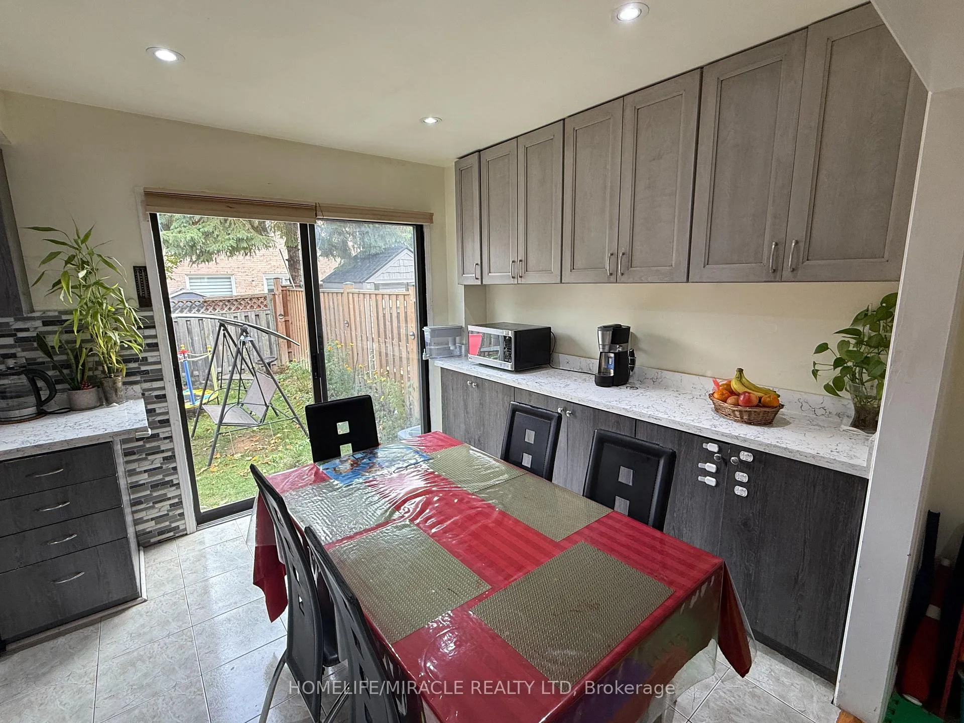 Photo 14 of 2 Ketchum Crescent, Markham, Middlefield — HOMEH