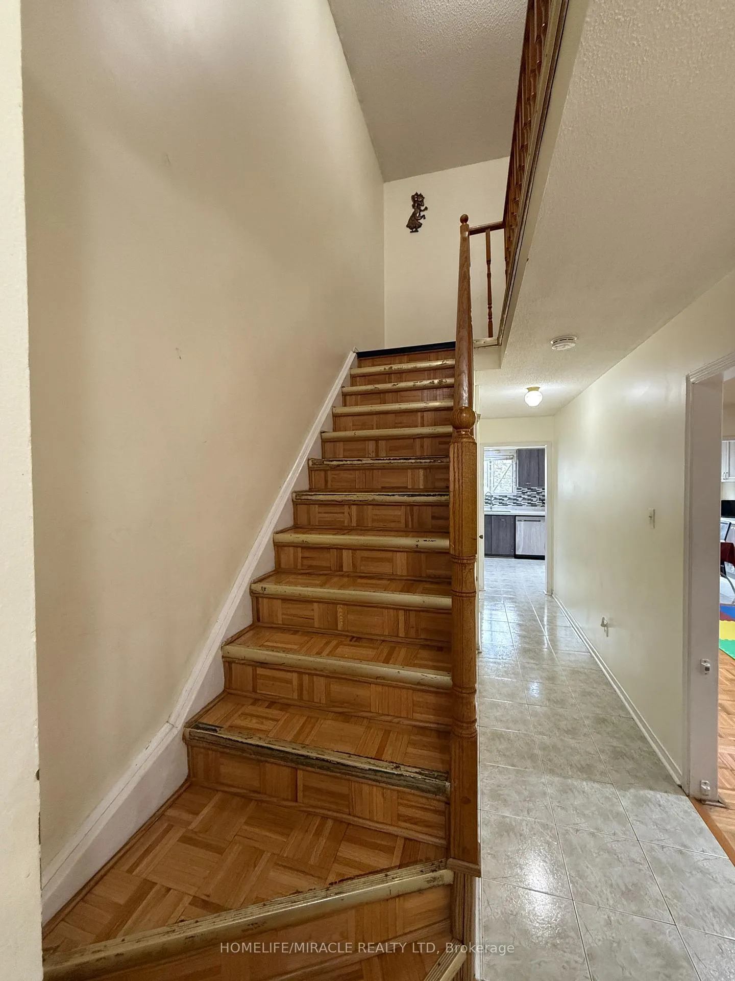Photo 16 of 2 Ketchum Crescent, Markham, Middlefield — HOMEH