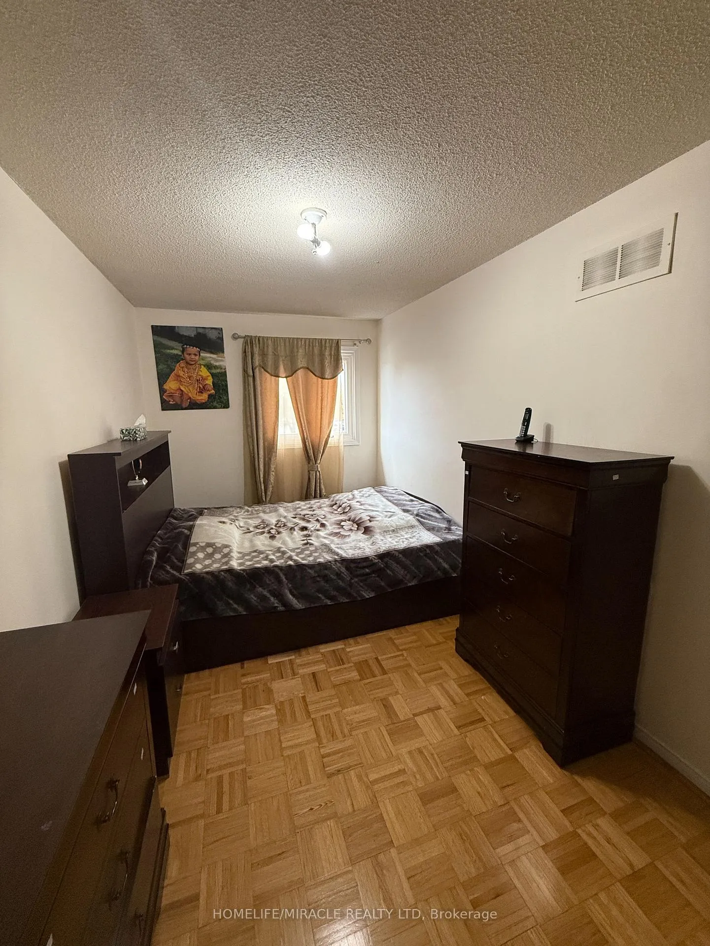 Photo 18 of 2 Ketchum Crescent, Markham, Middlefield — HOMEH