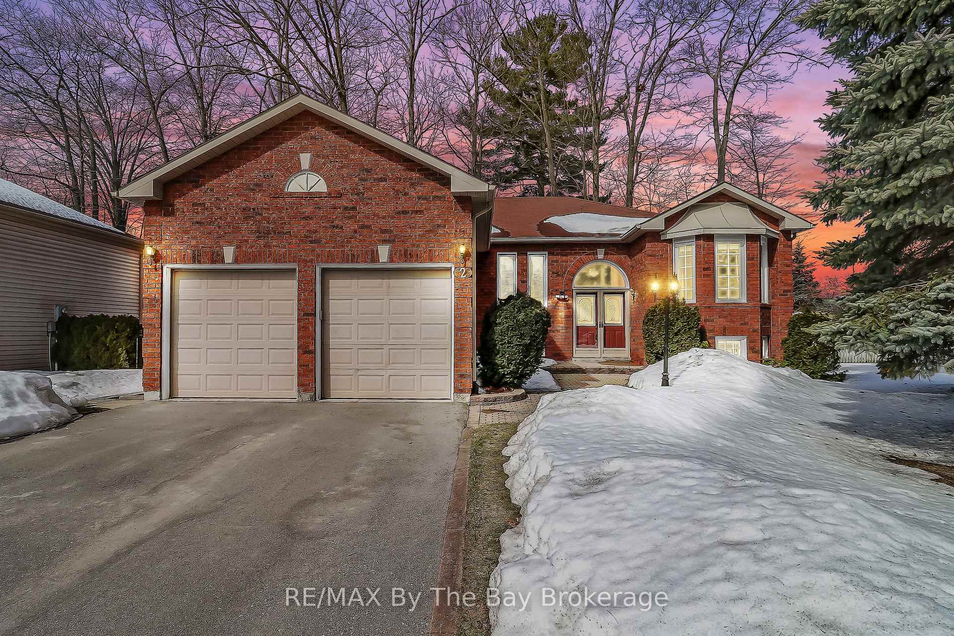 Photo 2 of 2 Silver Birch Avenue, Wasaga Beach — HOMEH