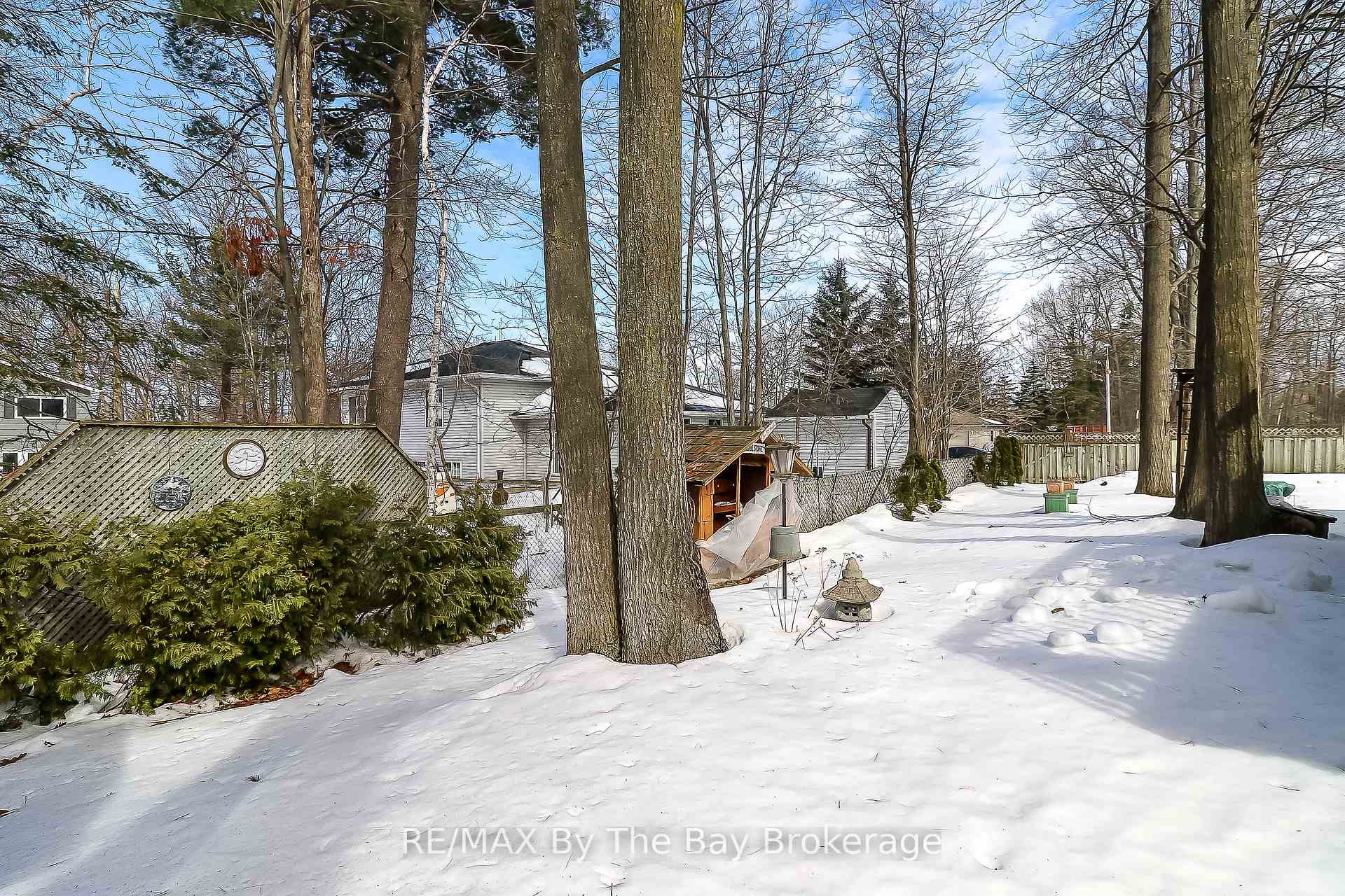 Photo 26 of 2 Silver Birch Avenue, Wasaga Beach — HOMEH