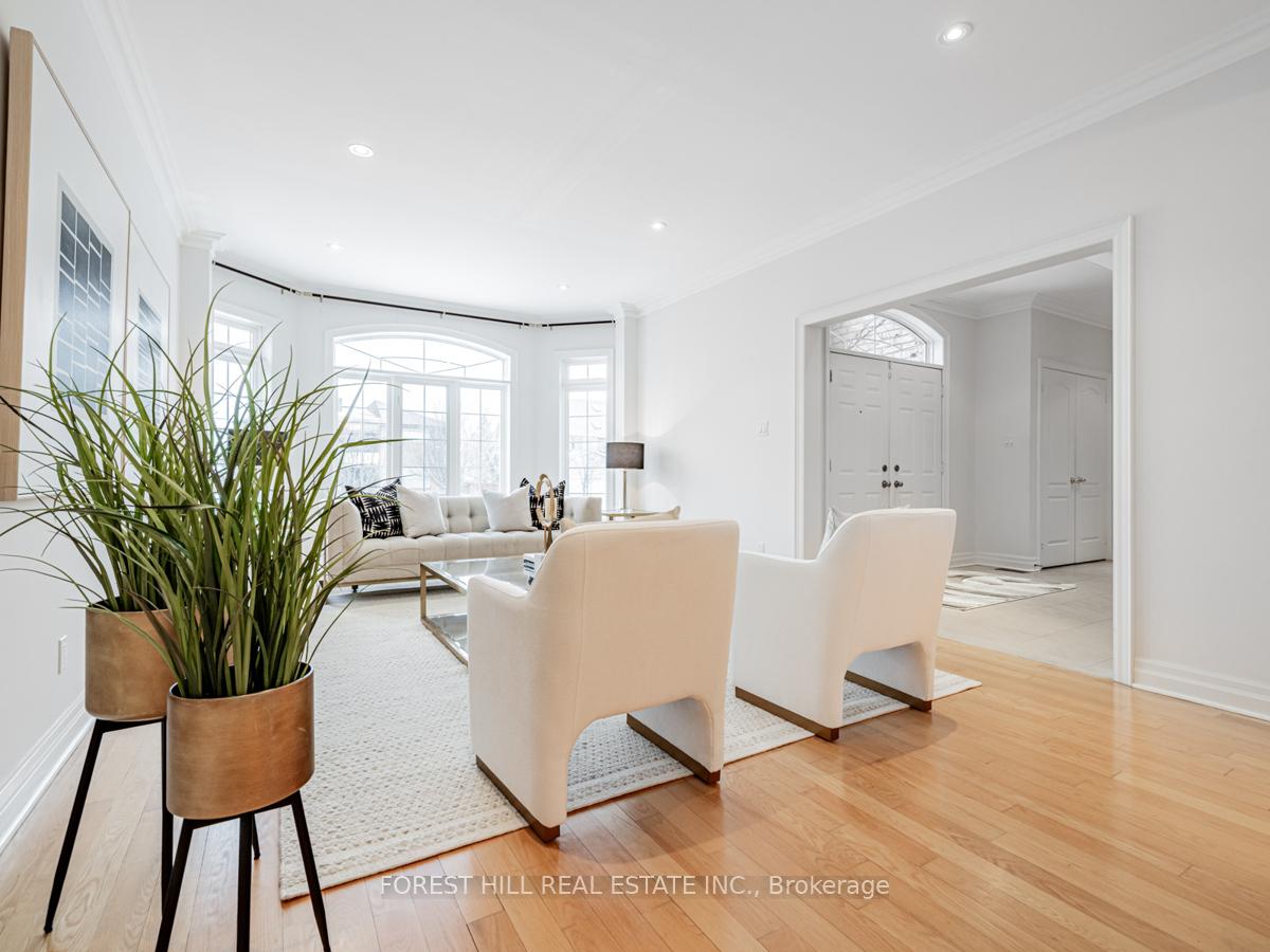 Photo 6 of 112 Crestwood Road, Vaughan, Crestwood-Springfarm-Yorkhill — HOMEH