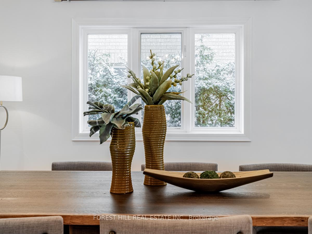 Photo 11 of 112 Crestwood Road, Vaughan, Crestwood-Springfarm-Yorkhill — HOMEH
