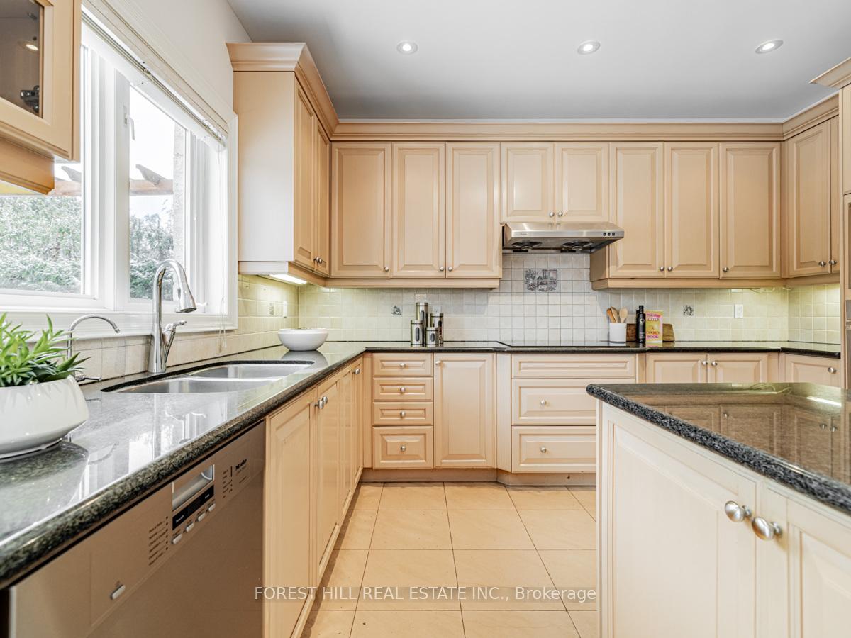 Photo 18 of 112 Crestwood Road, Vaughan, Crestwood-Springfarm-Yorkhill — HOMEH