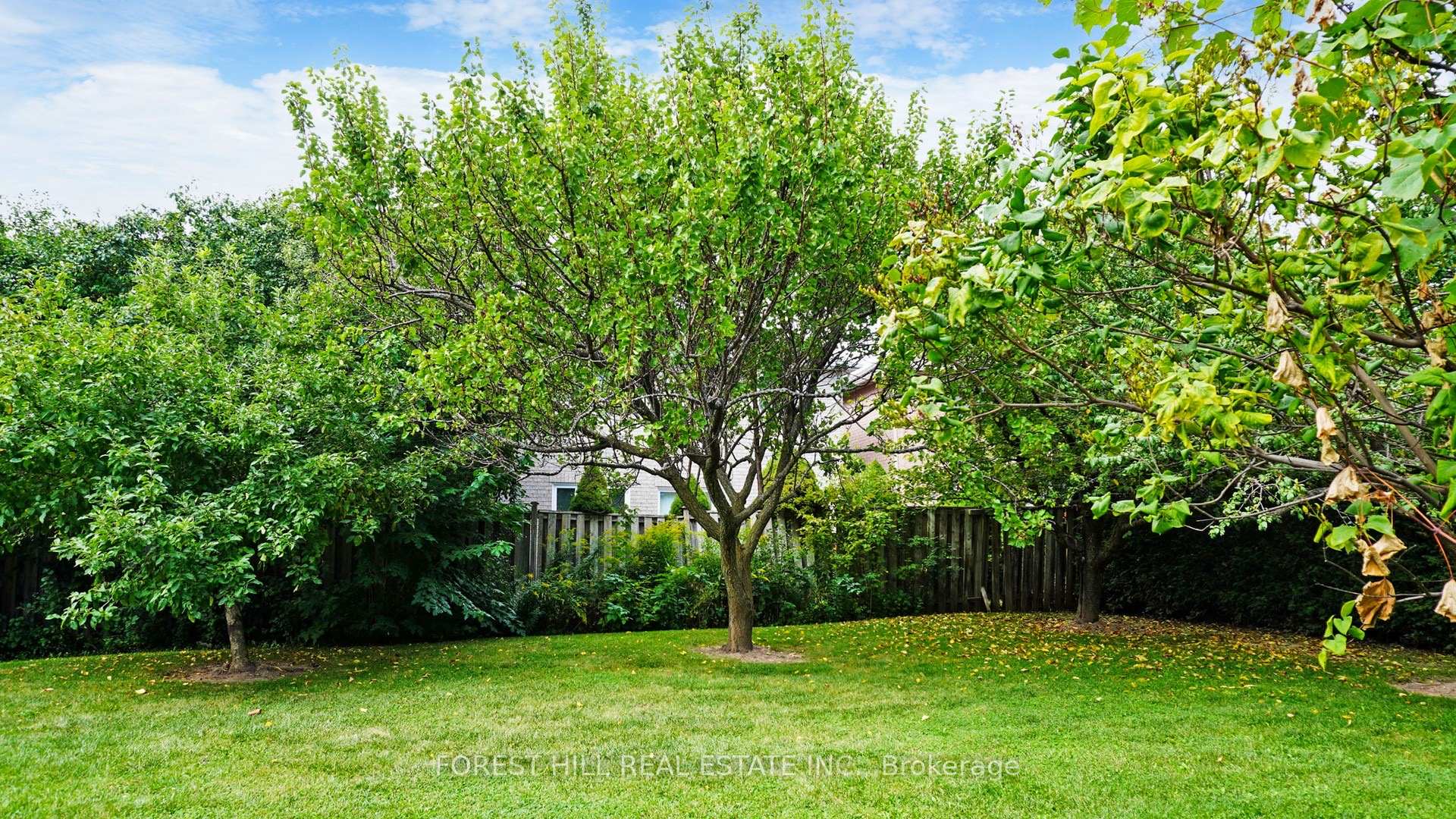 Photo 44 of 112 Crestwood Road, Vaughan, Crestwood-Springfarm-Yorkhill — HOMEH