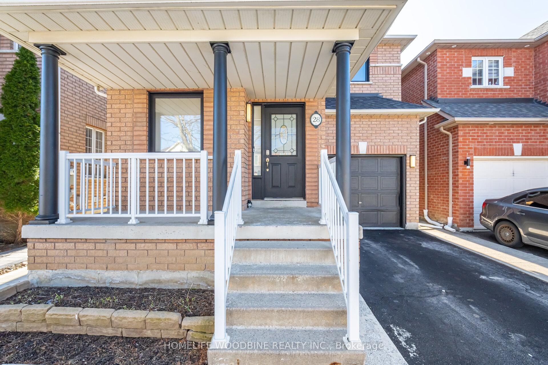 Photo 2 of 28 Redfinch Way, Brampton, Fletcher's Meadow — HOMEH