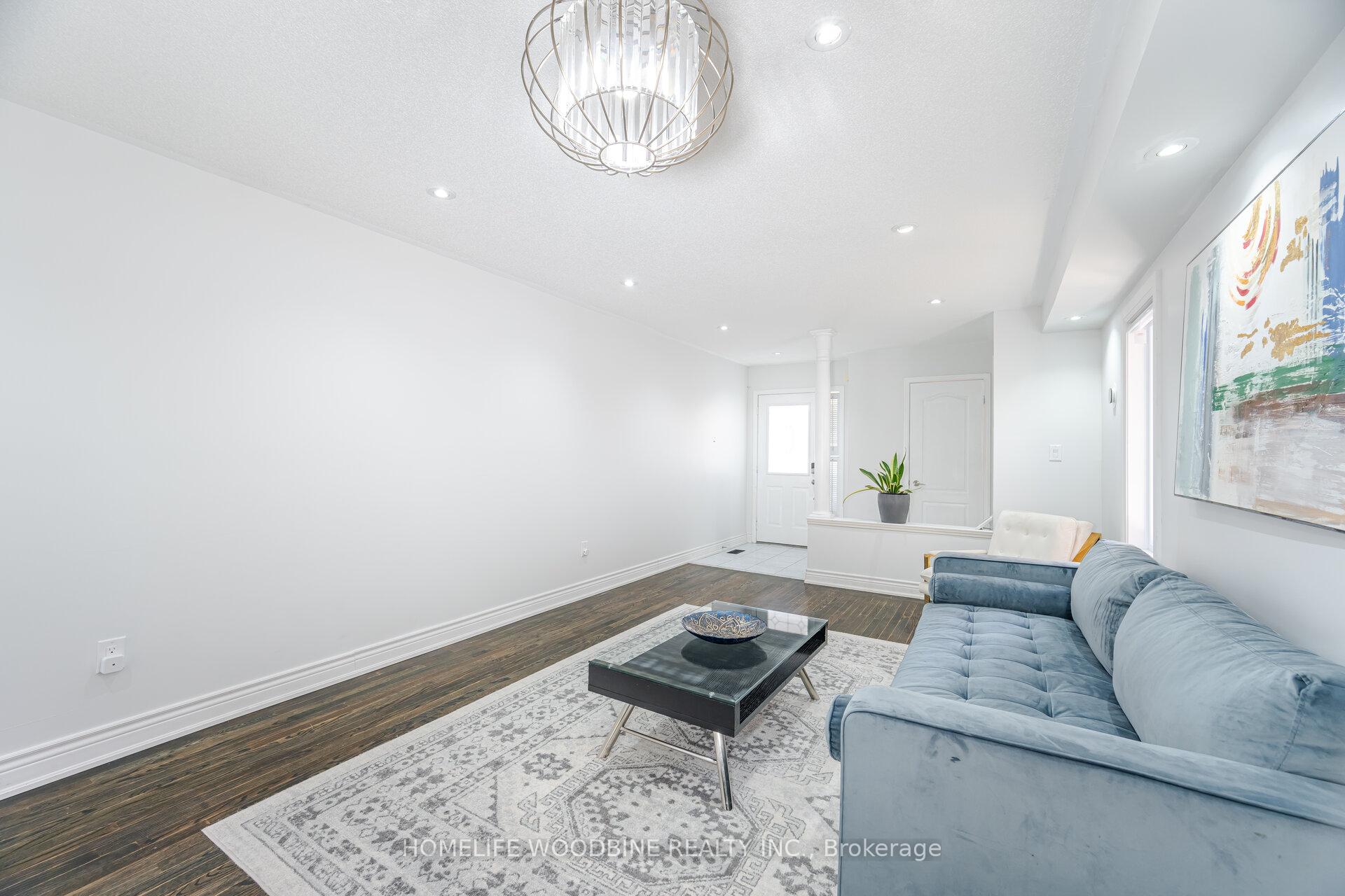 Photo 7 of 28 Redfinch Way, Brampton, Fletcher's Meadow — HOMEH
