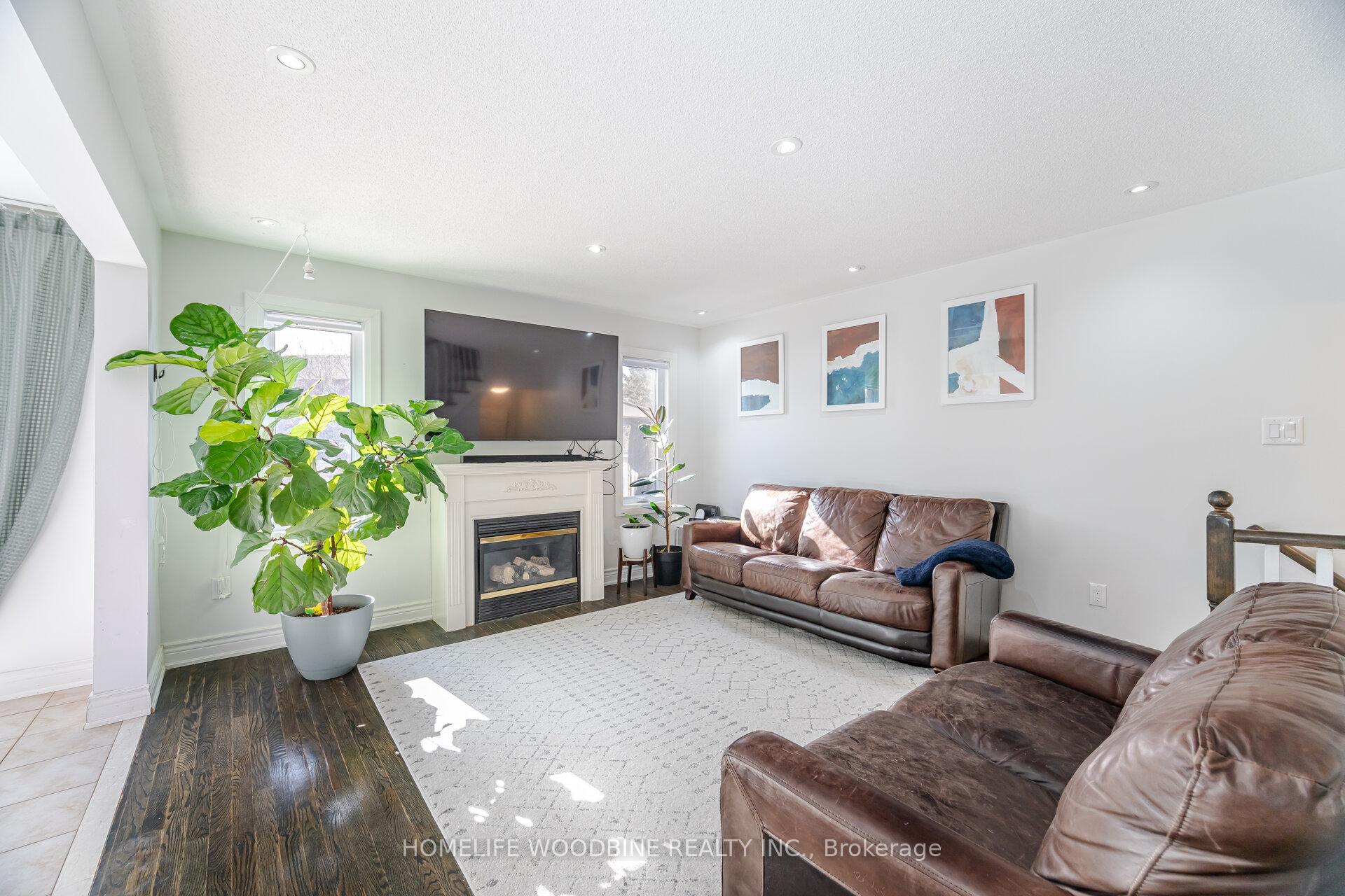 Photo 10 of 28 Redfinch Way, Brampton, Fletcher's Meadow — HOMEH