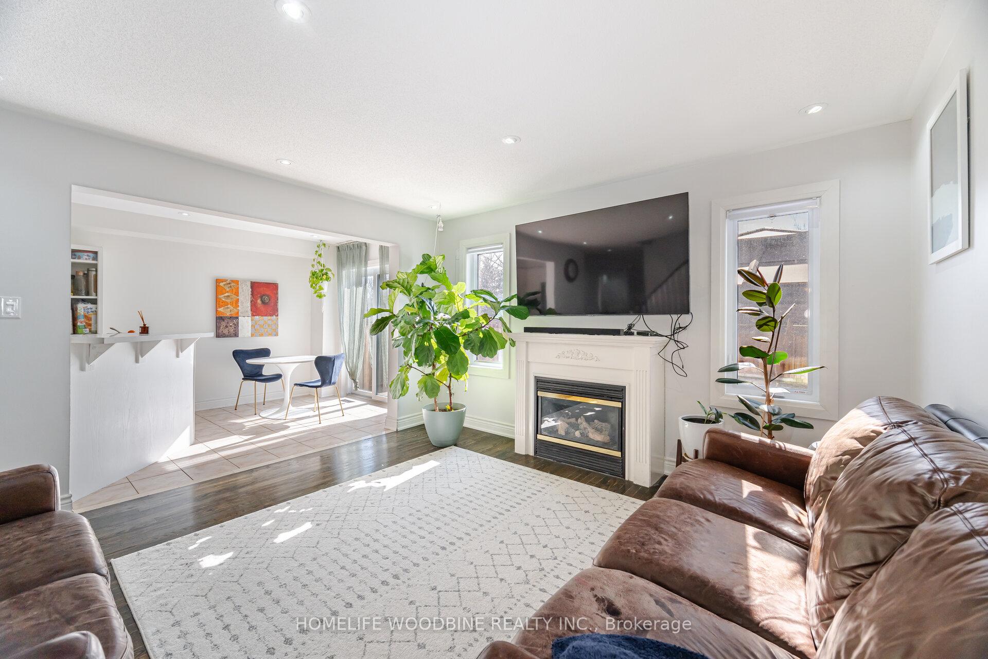 Photo 13 of 28 Redfinch Way, Brampton, Fletcher's Meadow — HOMEH