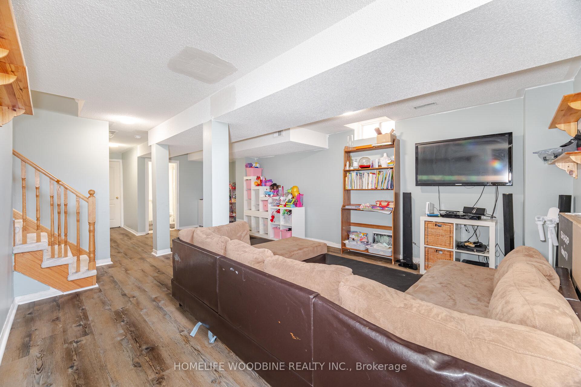 Photo 34 of 28 Redfinch Way, Brampton, Fletcher's Meadow — HOMEH