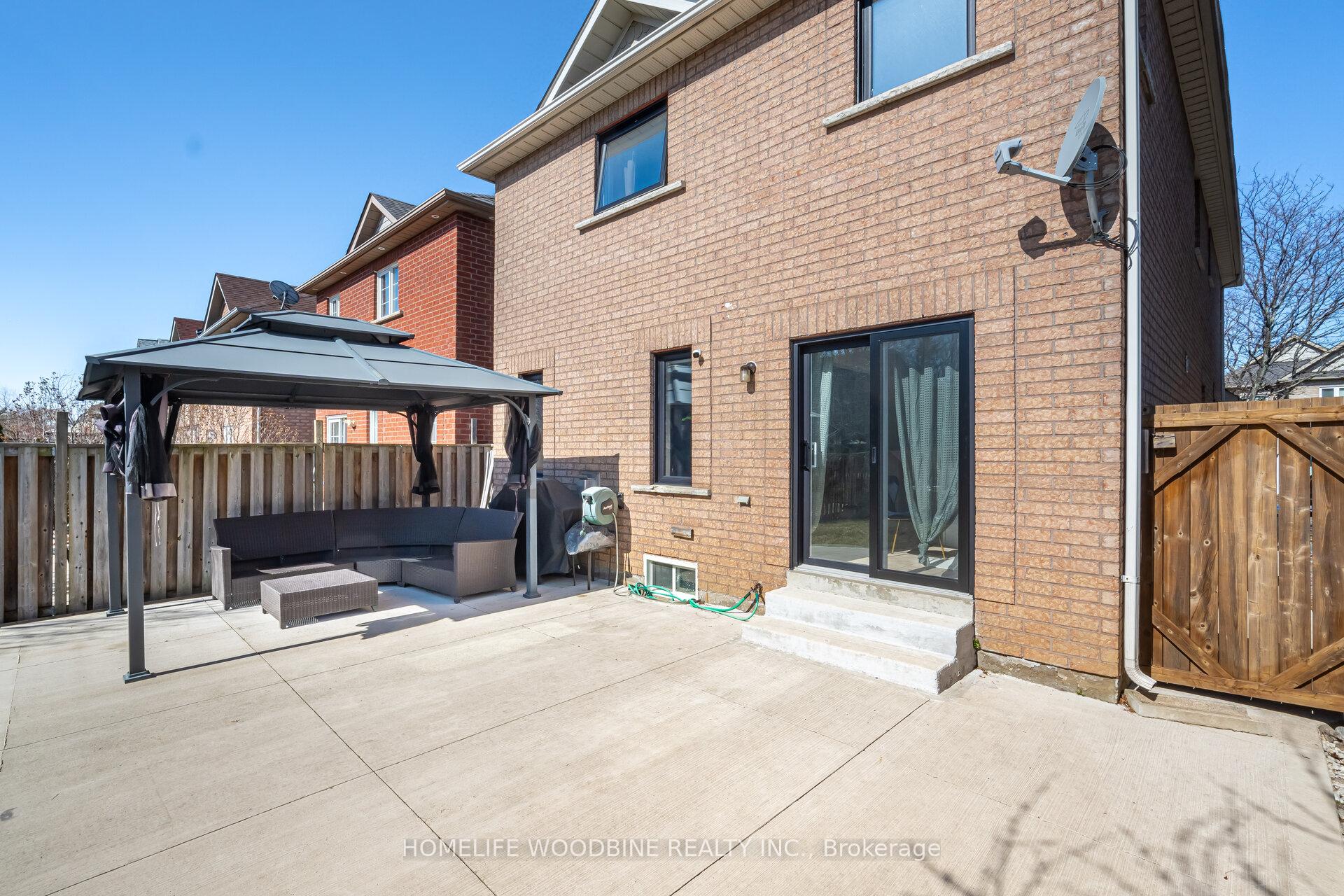 Photo 38 of 28 Redfinch Way, Brampton, Fletcher's Meadow — HOMEH