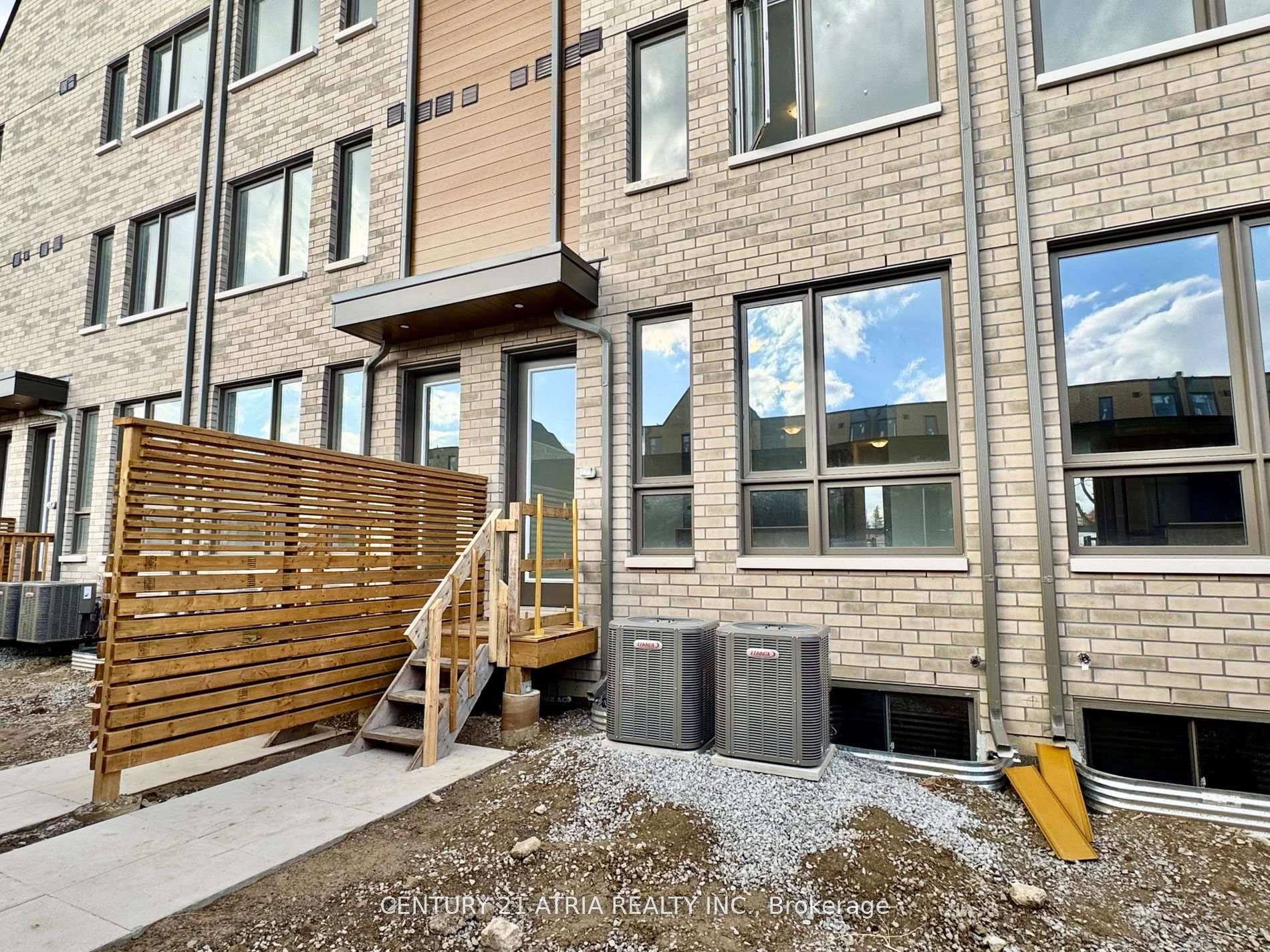 Photo 23 of Unit main, 22 Deep Roots Terrace, Toronto, Englemount-Lawrence — HOMEH