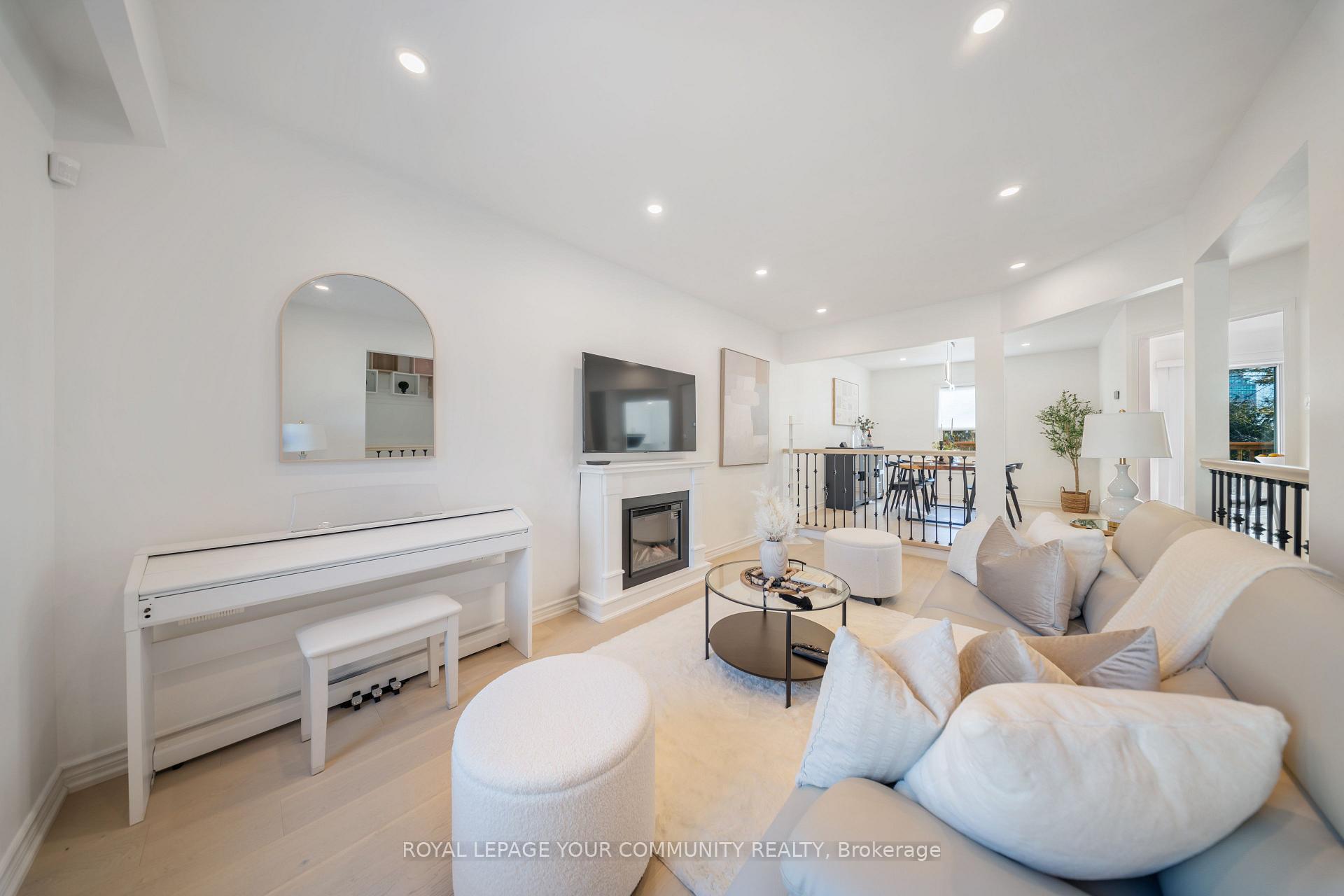 Photo 2 of 79 Tamarack Drive, Markham, Aileen-Willowbrook — HOMEH