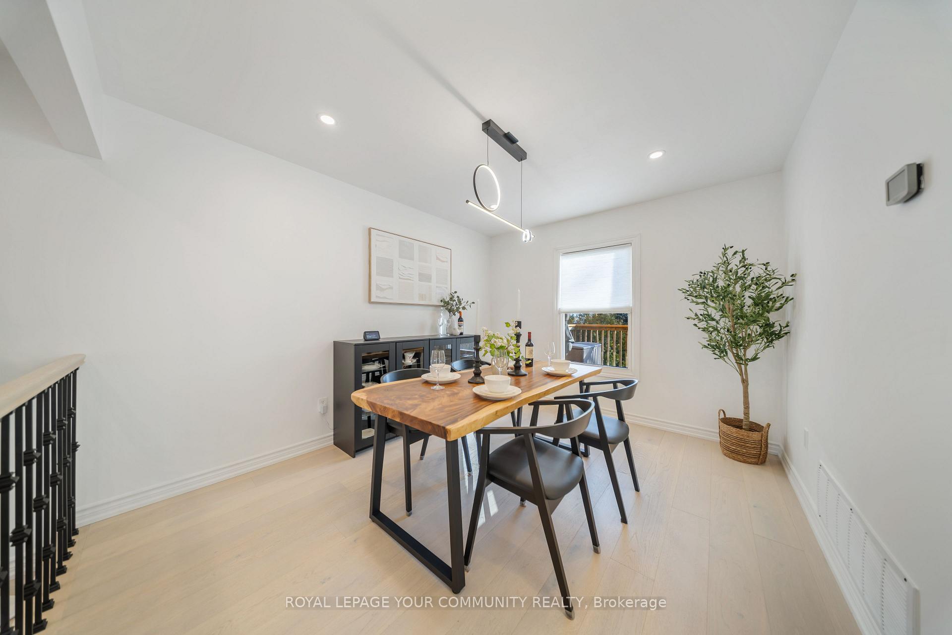 Photo 3 of 79 Tamarack Drive, Markham, Aileen-Willowbrook — HOMEH