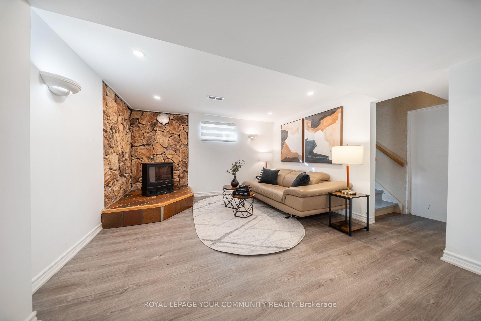 Photo 25 of 79 Tamarack Drive, Markham, Aileen-Willowbrook — HOMEH