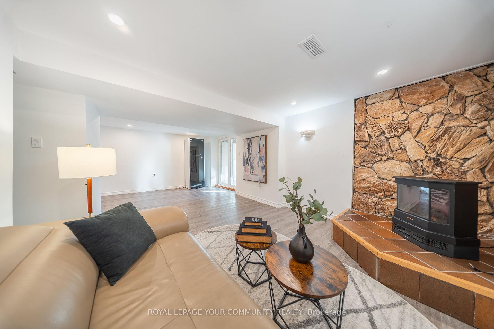 Photo 27 of 79 Tamarack Drive, Markham, Aileen-Willowbrook — HOMEH
